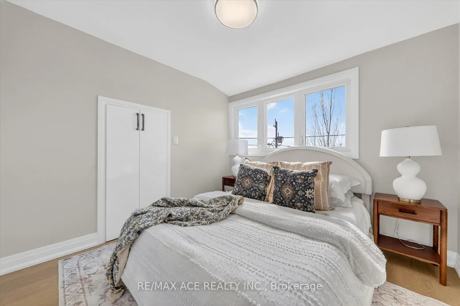 Photo 23 of 325 Boon Avenue, Toronto, Caledonia-Fairbank — HOMEH
