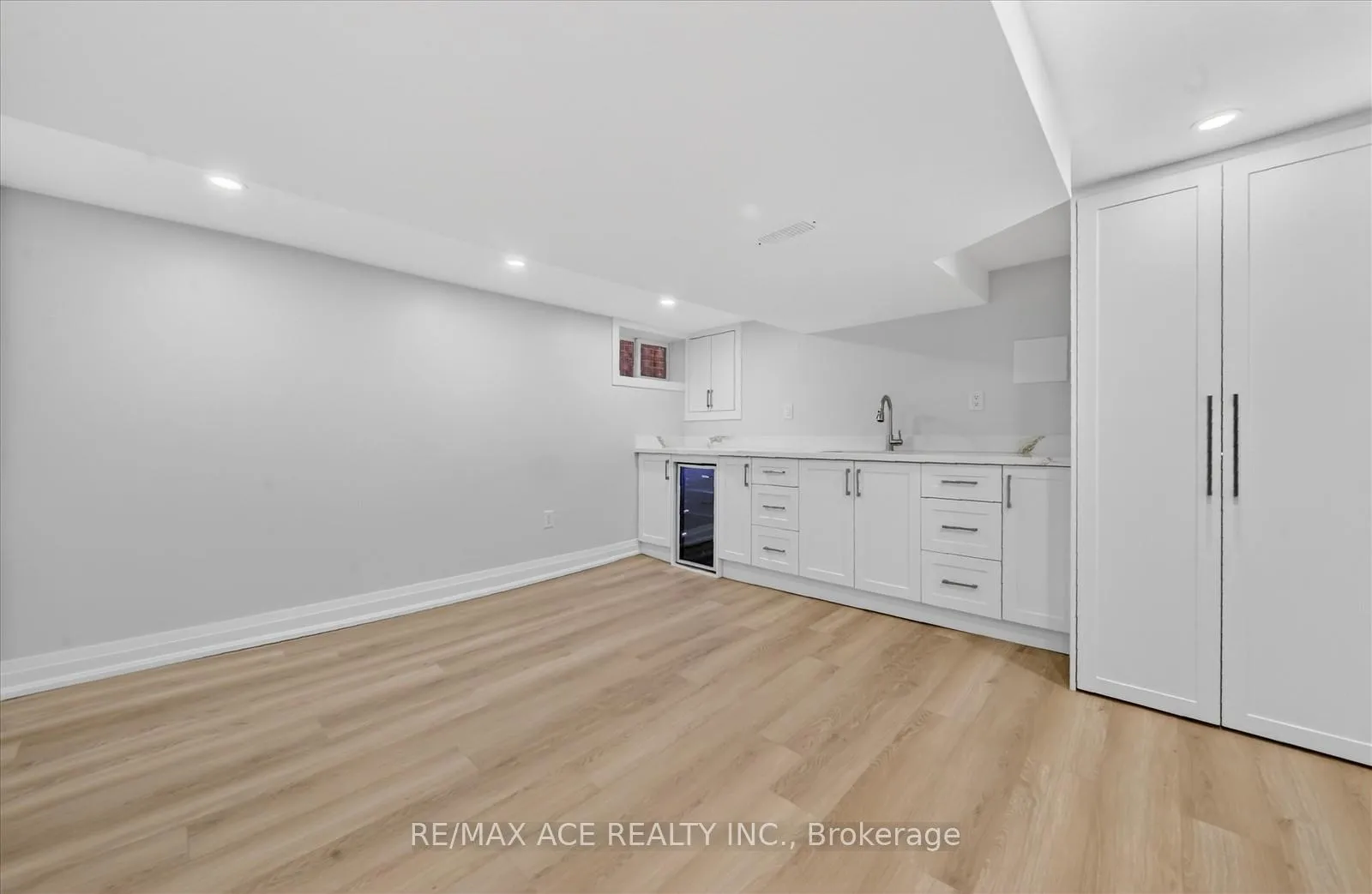 Photo 26 of 325 Boon Avenue, Toronto, Caledonia-Fairbank — HOMEH