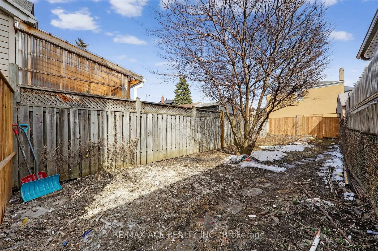 Photo 31 of 325 Boon Avenue, Toronto, Caledonia-Fairbank — HOMEH