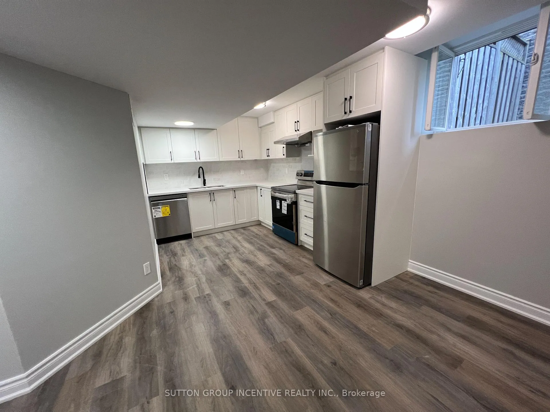 Photo 10 of Unit Lower Unit, 114 Raymond Crescent, Barrie, Painswick South — HOMEH