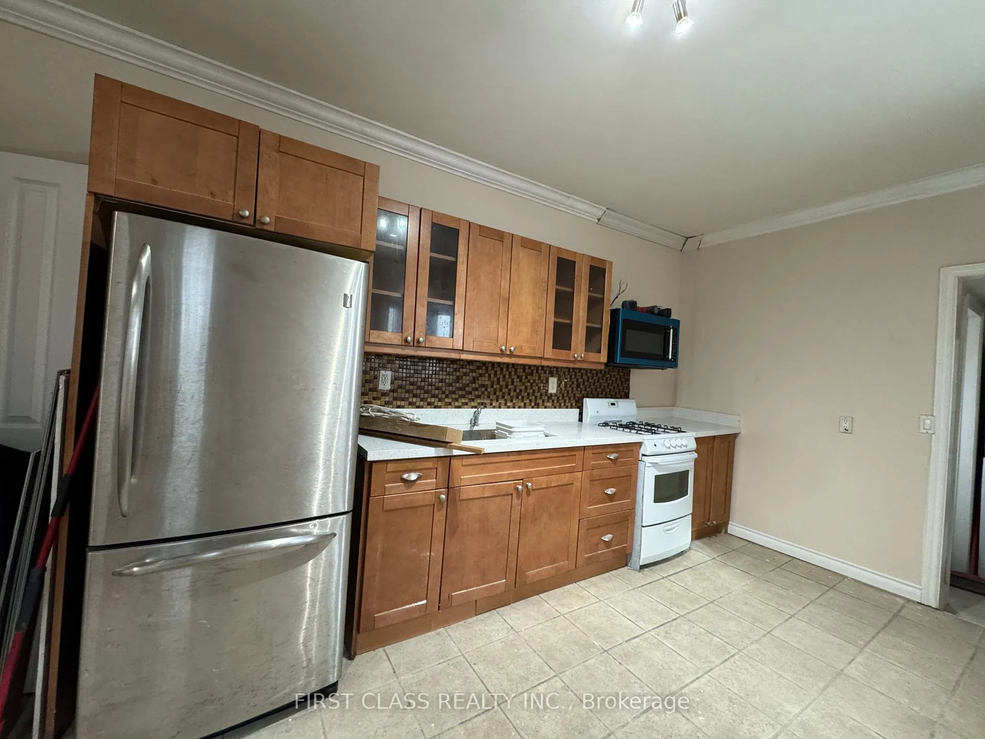 Photo 2 of Unit Main, 30 Endean Avenue, Toronto, South Riverdale — HOMEH