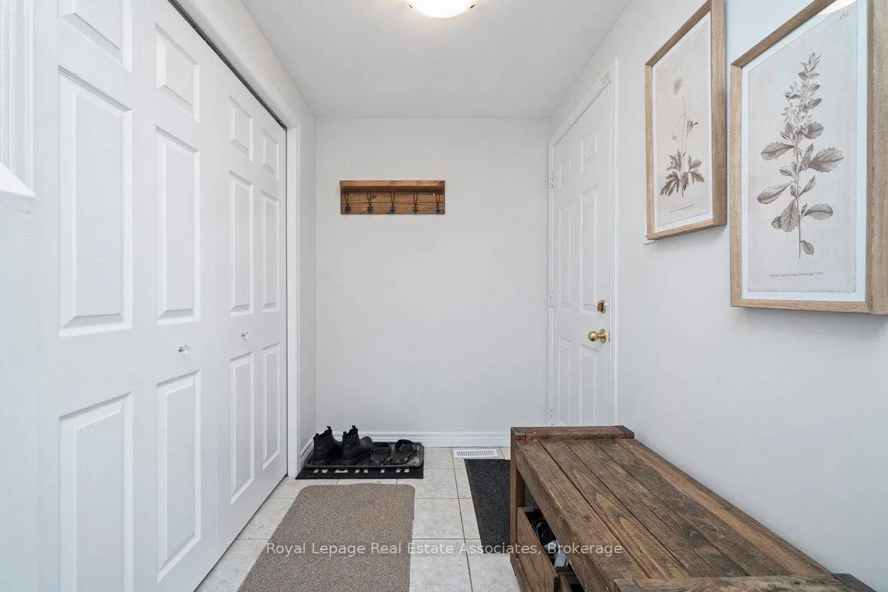 Photo 5 of 23 Rachlin Drive, Halton Hills, Acton — HOMEH