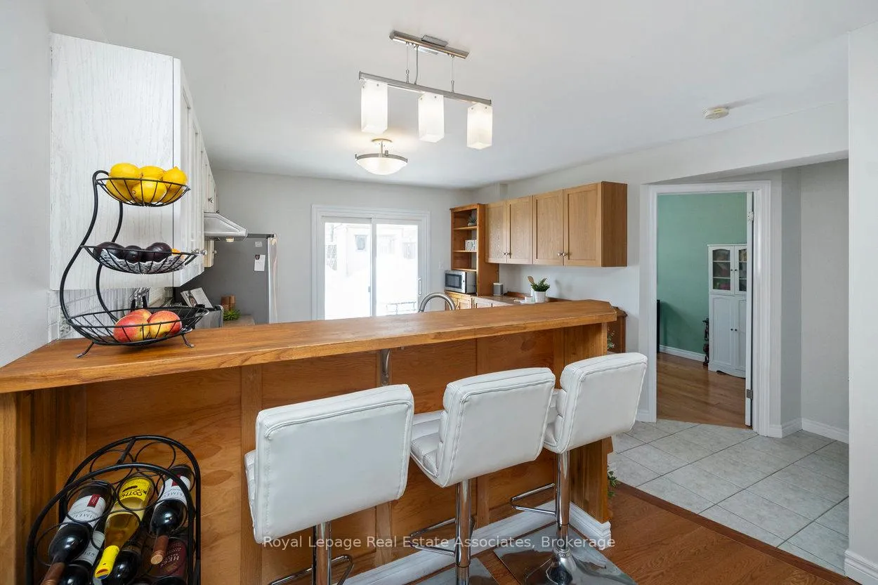 Photo 9 of 23 Rachlin Drive, Halton Hills, Acton — HOMEH