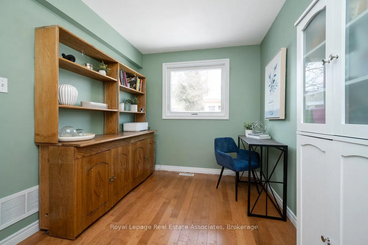 Photo 15 of 23 Rachlin Drive, Halton Hills, Acton — HOMEH