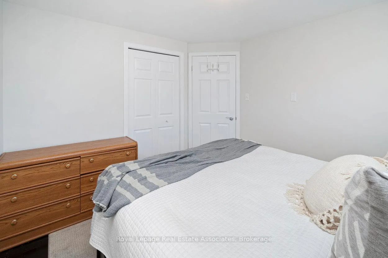 Photo 20 of 23 Rachlin Drive, Halton Hills, Acton — HOMEH