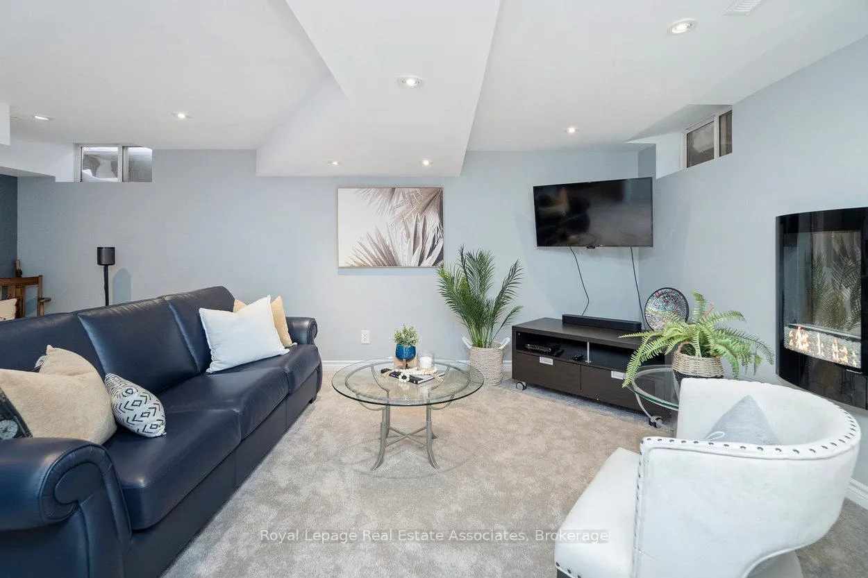 Photo 27 of 23 Rachlin Drive, Halton Hills, Acton — HOMEH