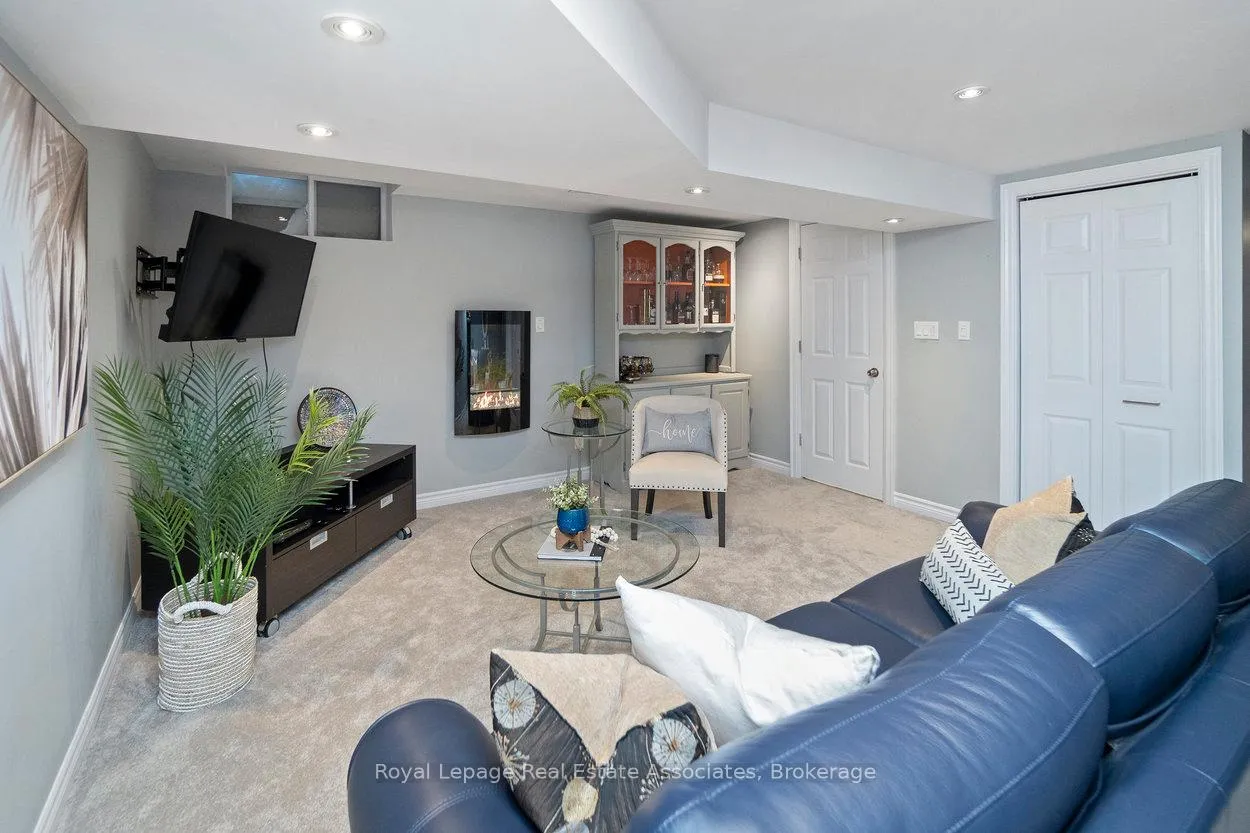 Photo 29 of 23 Rachlin Drive, Halton Hills, Acton — HOMEH