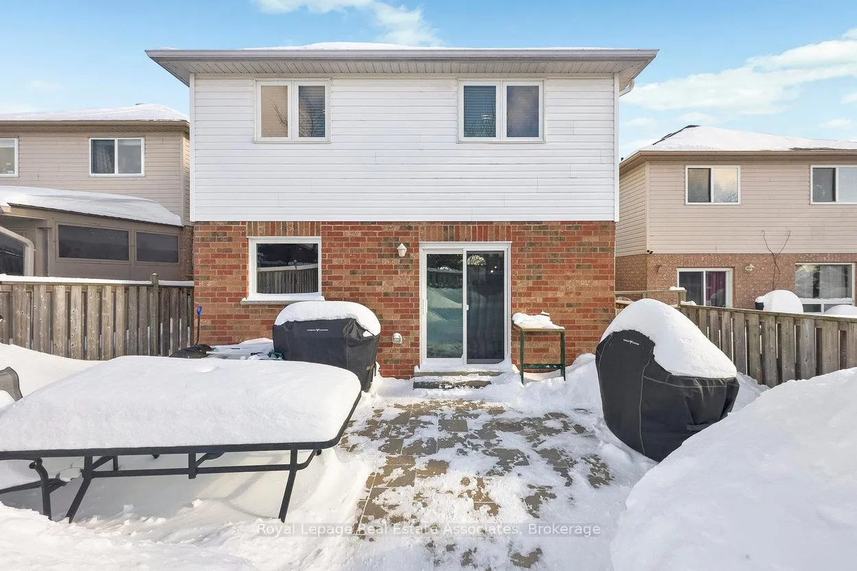 Photo 32 of 23 Rachlin Drive, Halton Hills, Acton — HOMEH