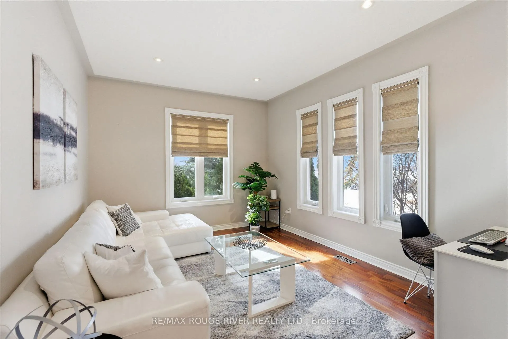 Photo 5 of 2 Hesham Drive, Whitby, Brooklin — HOMEH