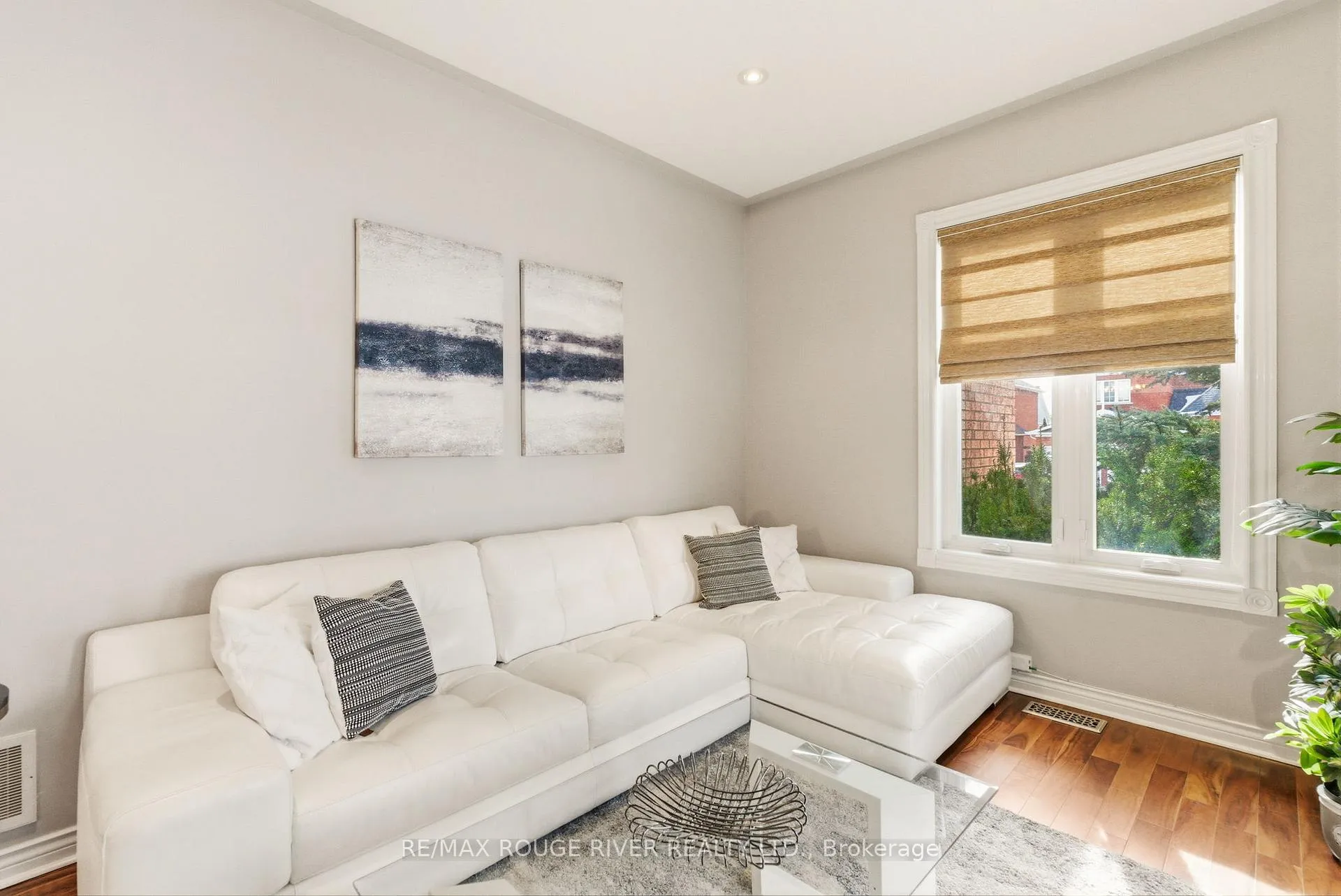 Photo 6 of 2 Hesham Drive, Whitby, Brooklin — HOMEH