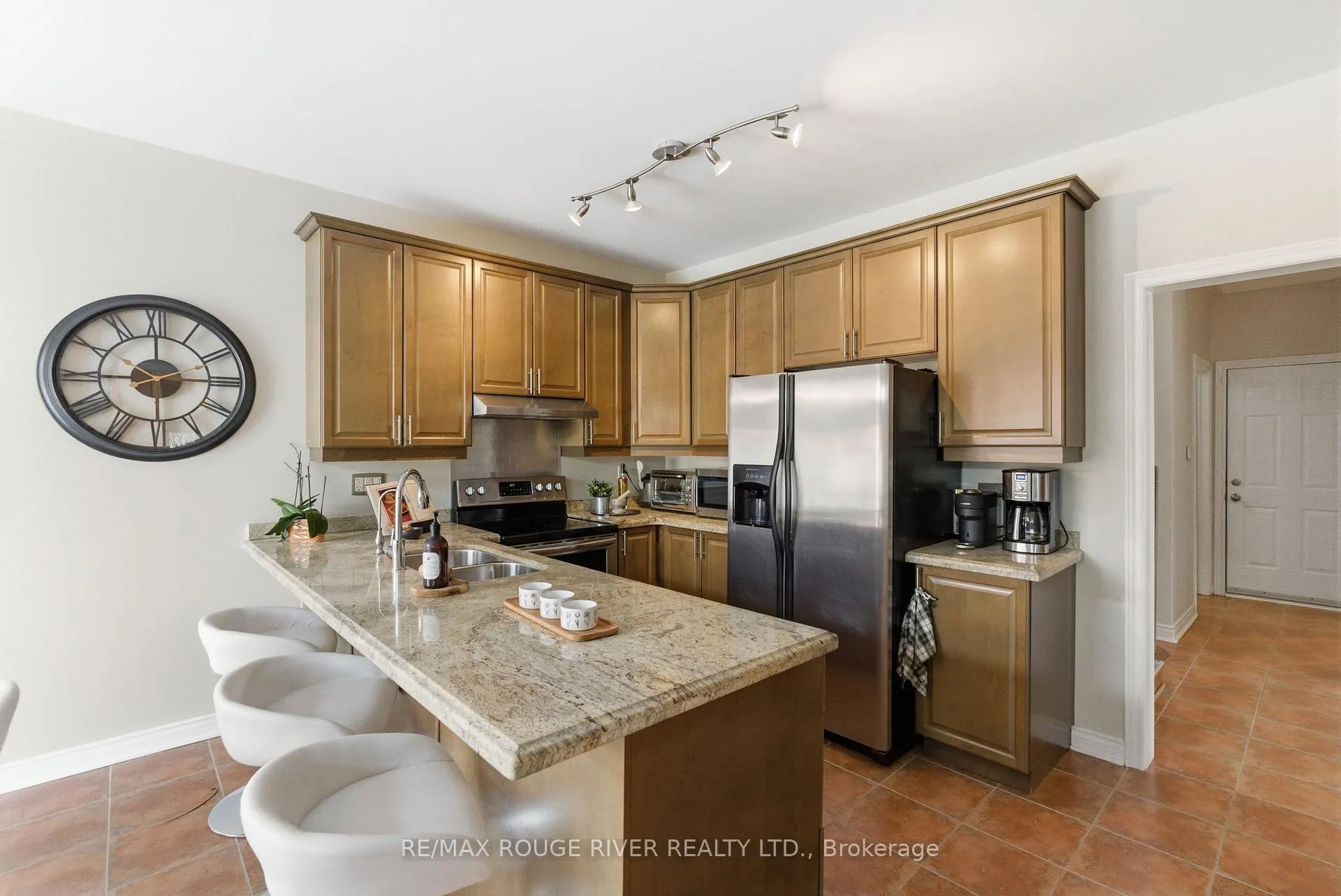 Photo 13 of 2 Hesham Drive, Whitby, Brooklin — HOMEH