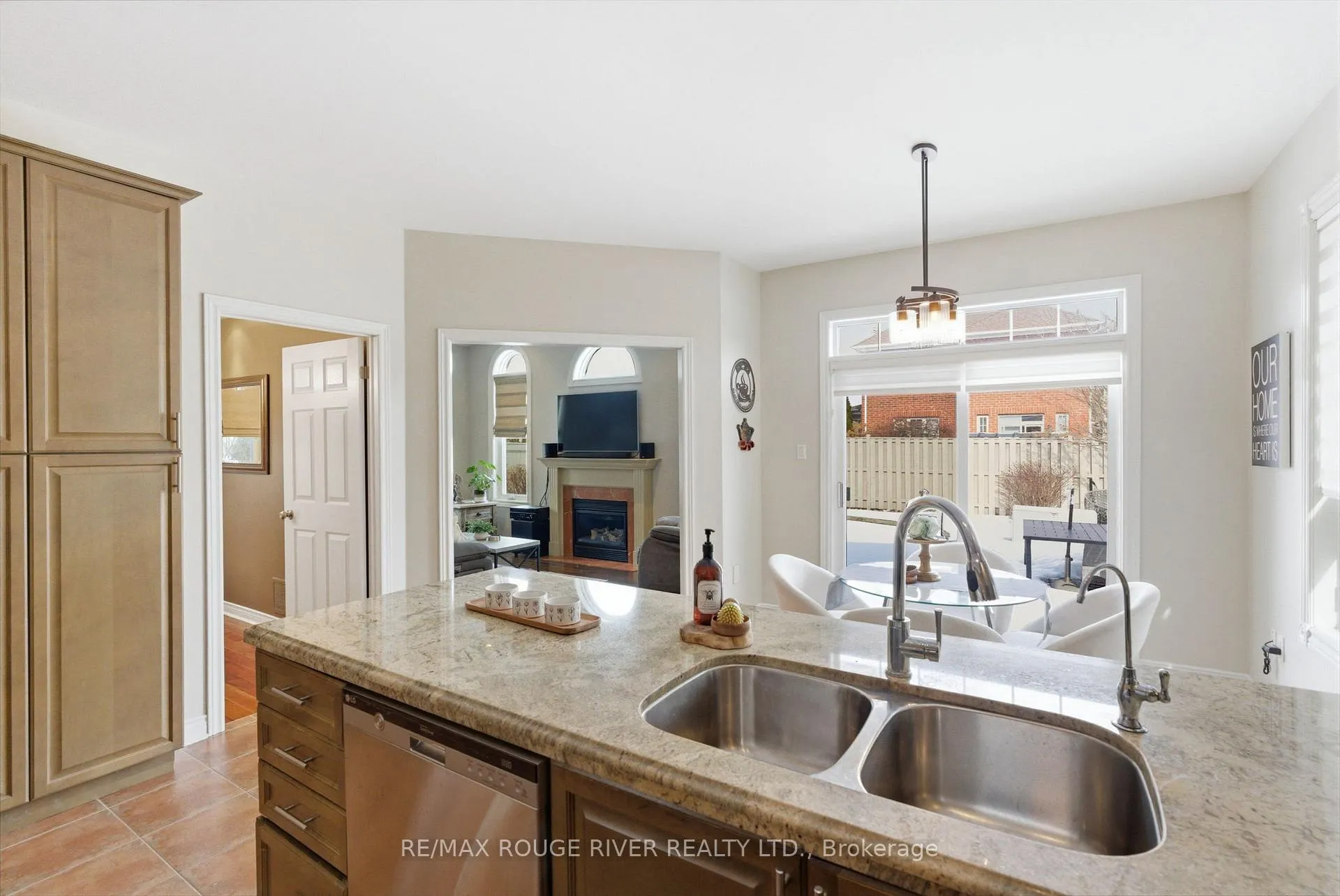Photo 14 of 2 Hesham Drive, Whitby, Brooklin — HOMEH
