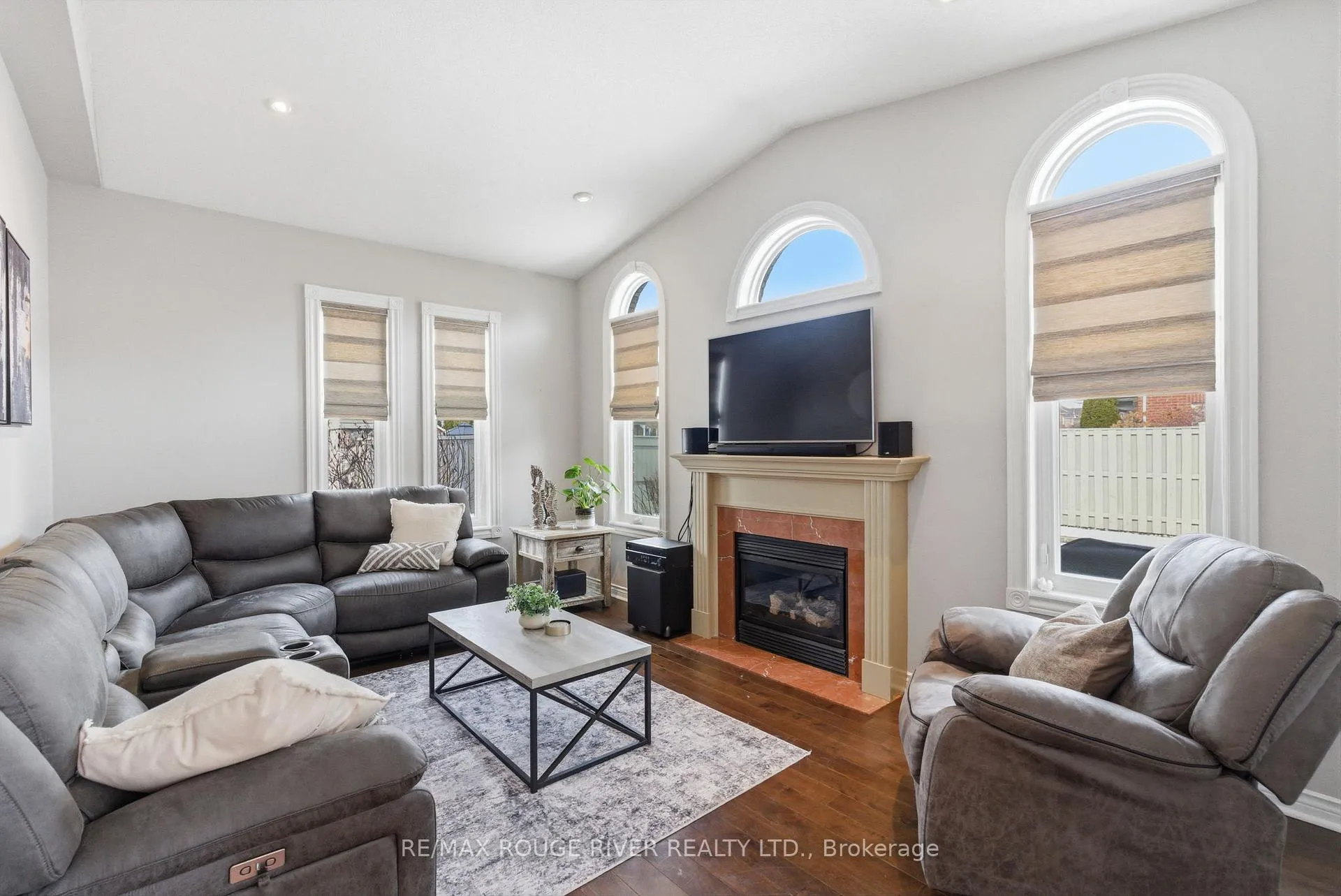 Photo 17 of 2 Hesham Drive, Whitby, Brooklin — HOMEH