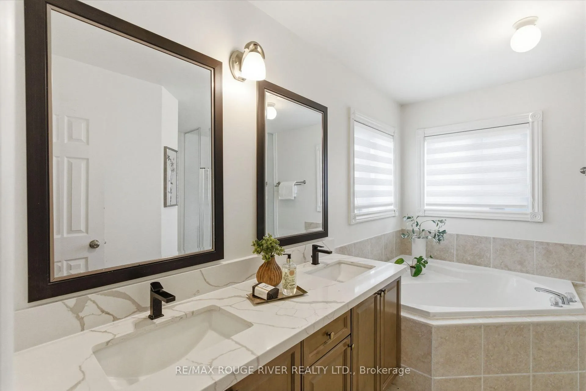 Photo 25 of 2 Hesham Drive, Whitby, Brooklin — HOMEH