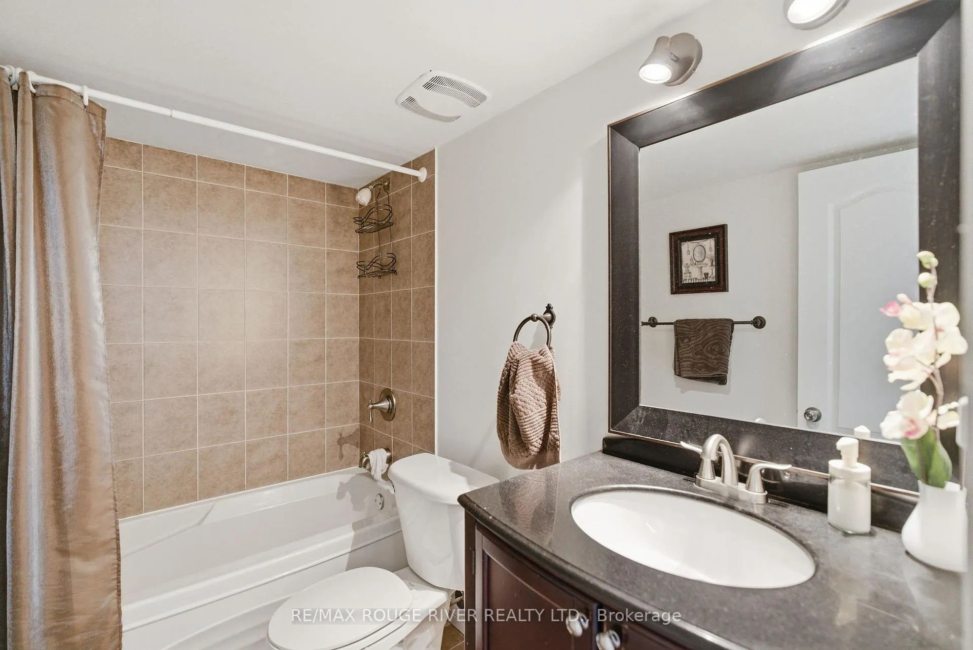 Photo 38 of 2 Hesham Drive, Whitby, Brooklin — HOMEH