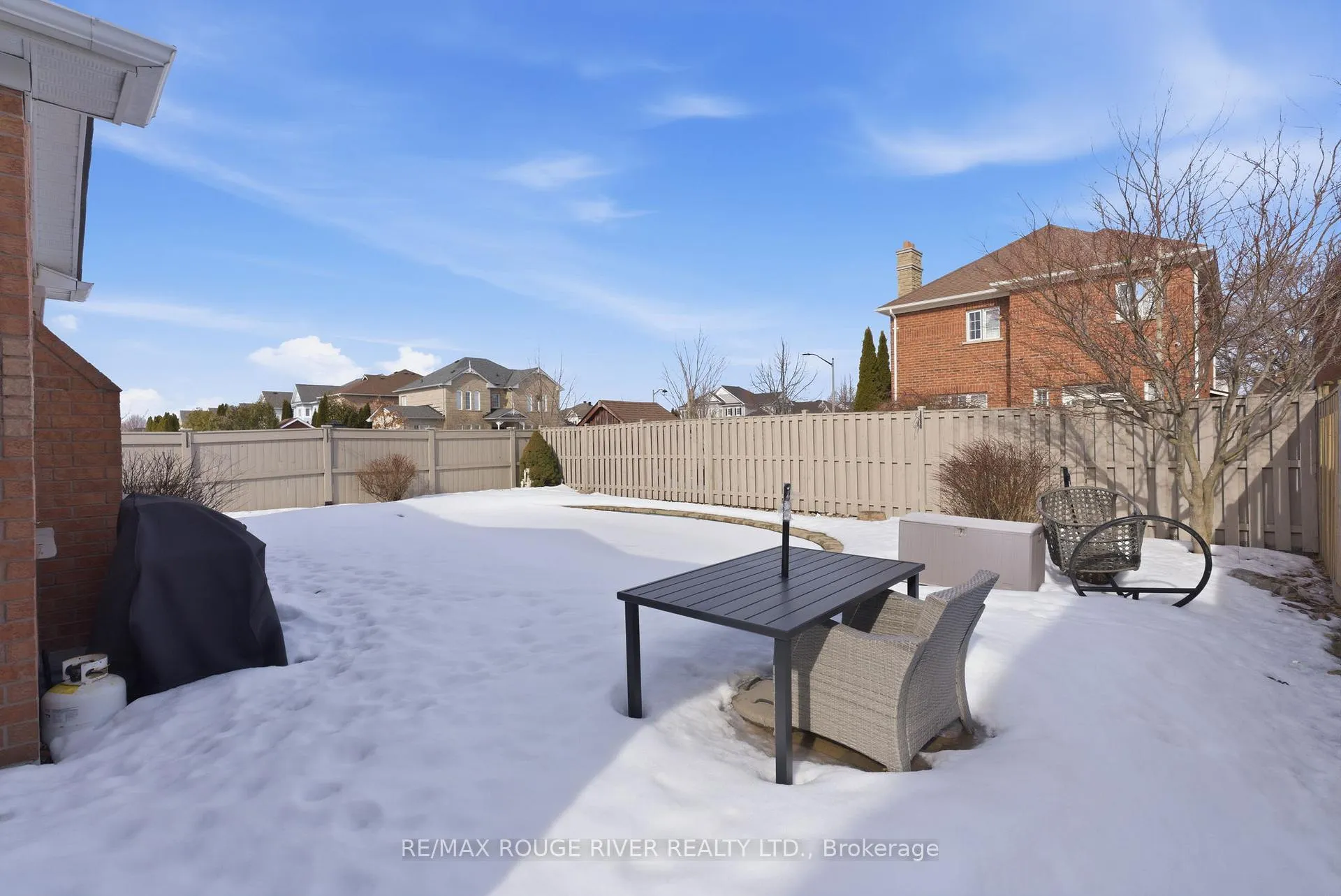 Photo 43 of 2 Hesham Drive, Whitby, Brooklin — HOMEH