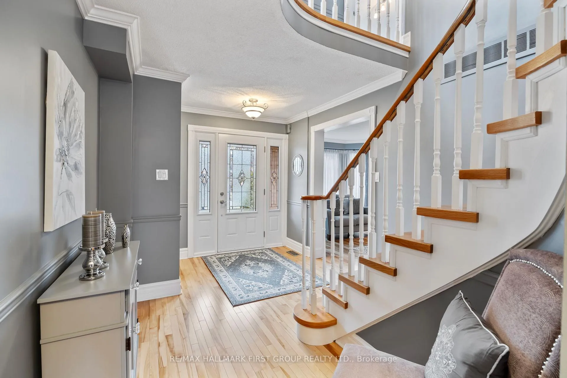Photo 5 of 121 Glenabbey Drive, Clarington, Courtice — HOMEH