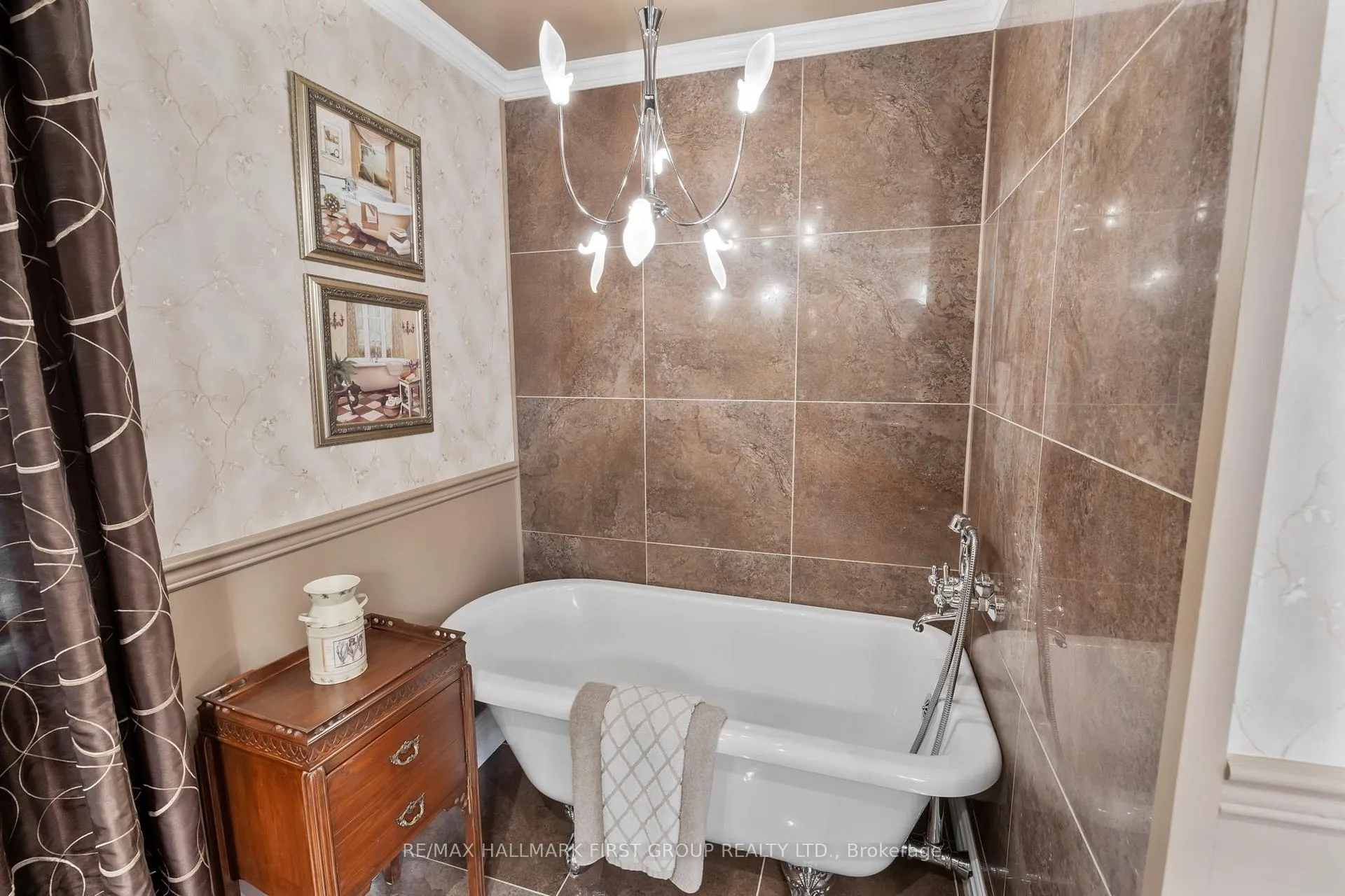 Photo 33 of 121 Glenabbey Drive, Clarington, Courtice — HOMEH
