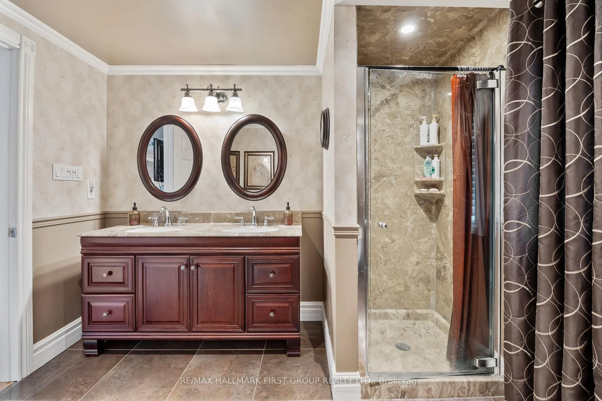 Photo 34 of 121 Glenabbey Drive, Clarington, Courtice — HOMEH