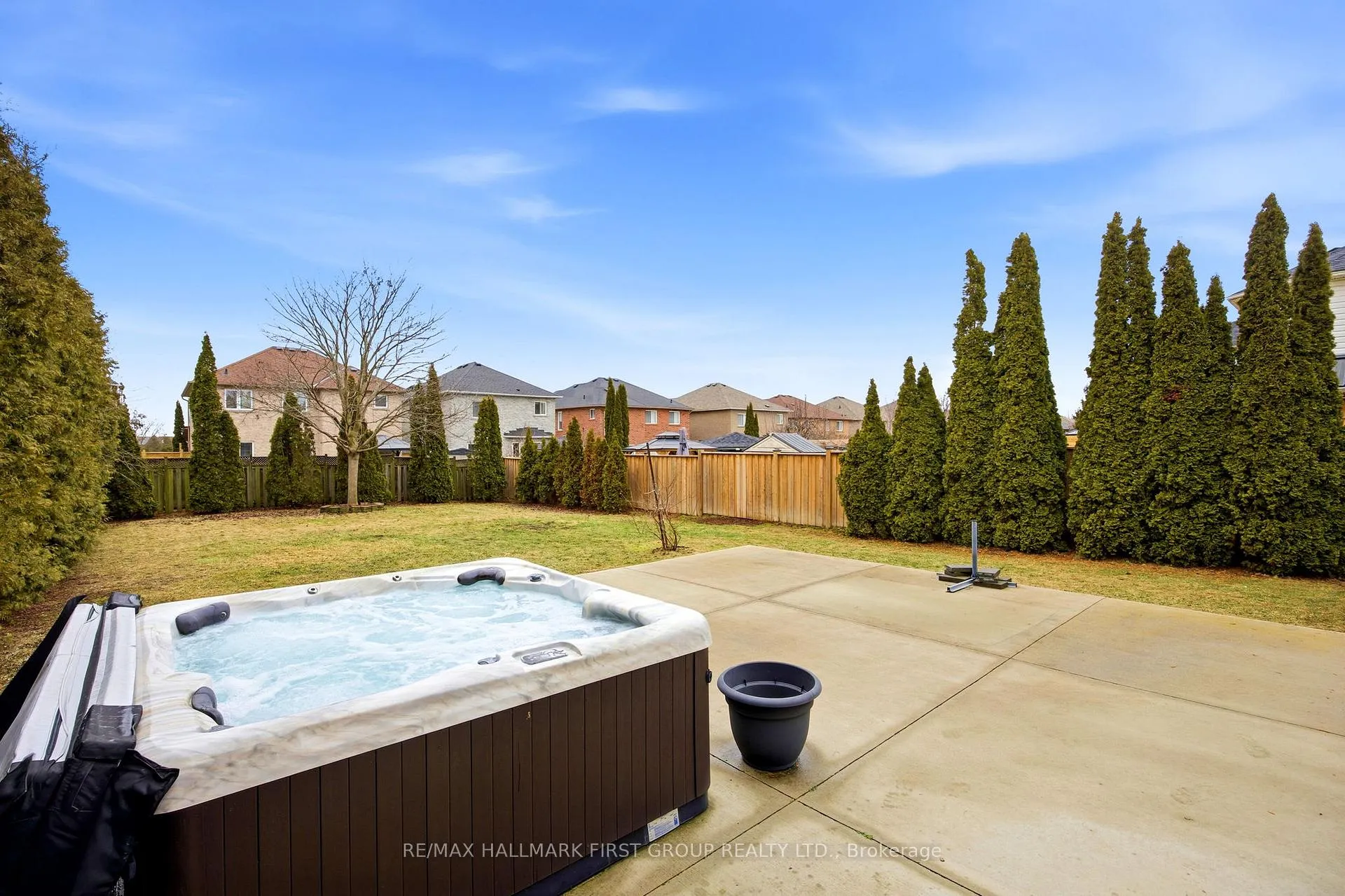 Photo 45 of 121 Glenabbey Drive, Clarington, Courtice — HOMEH