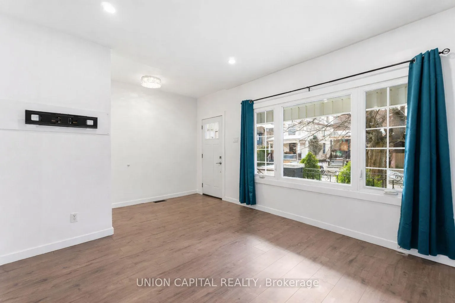Photo 2 of 103 Case Street, Hamilton, Stipley — HOMEH