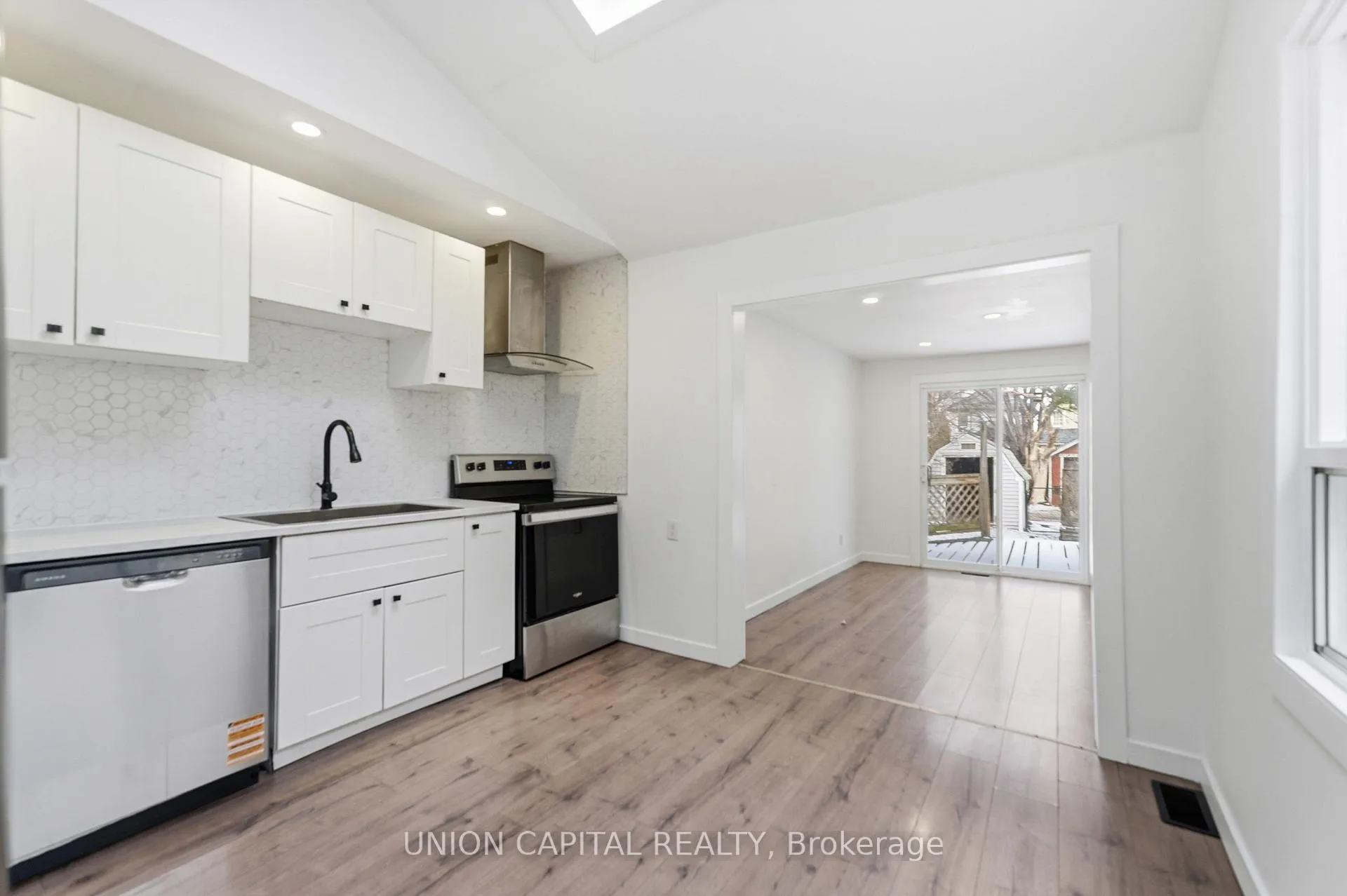 Photo 12 of 103 Case Street, Hamilton, Stipley — HOMEH
