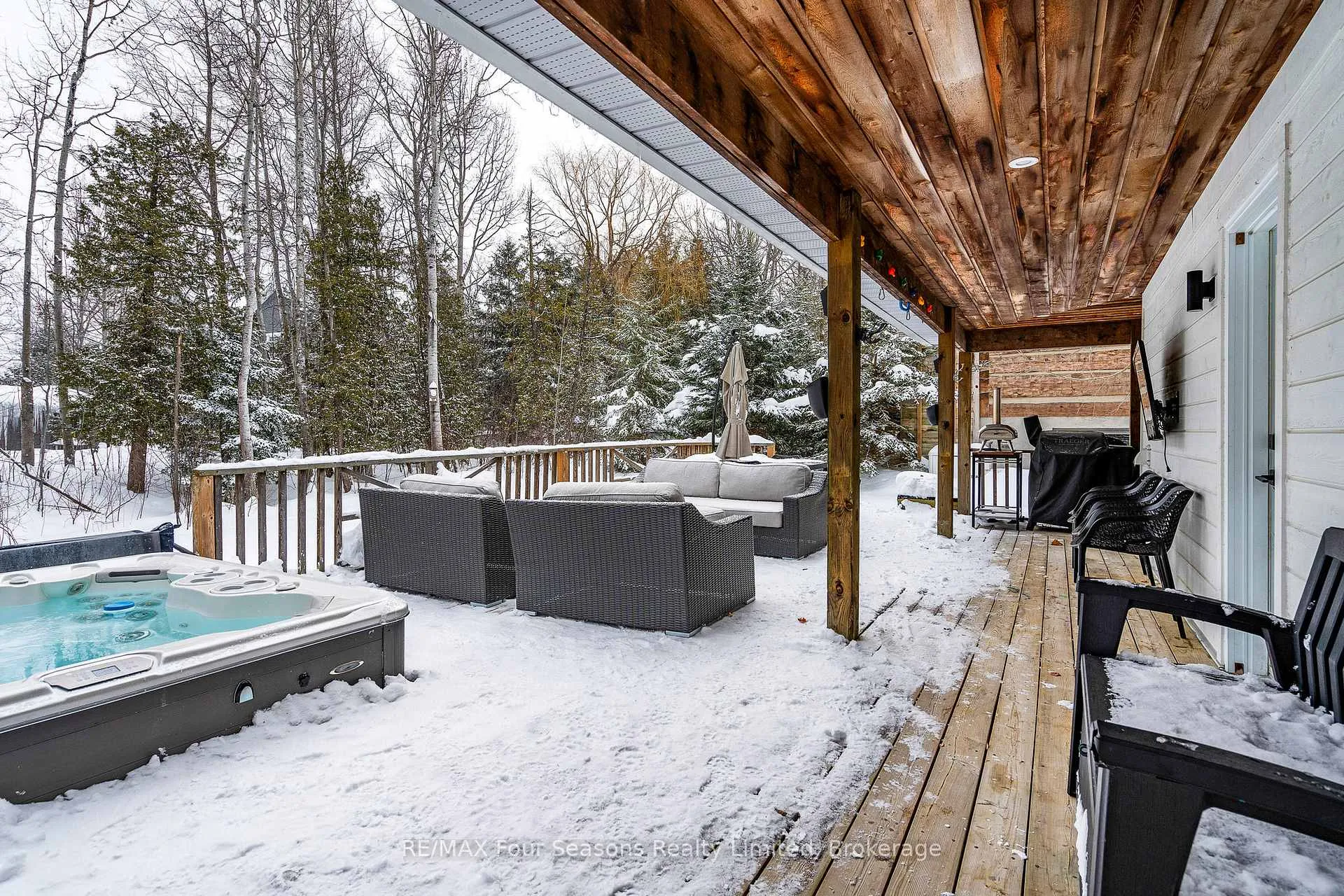 Photo 13 of 141 Aspen Way, Blue Mountains — HOMEH