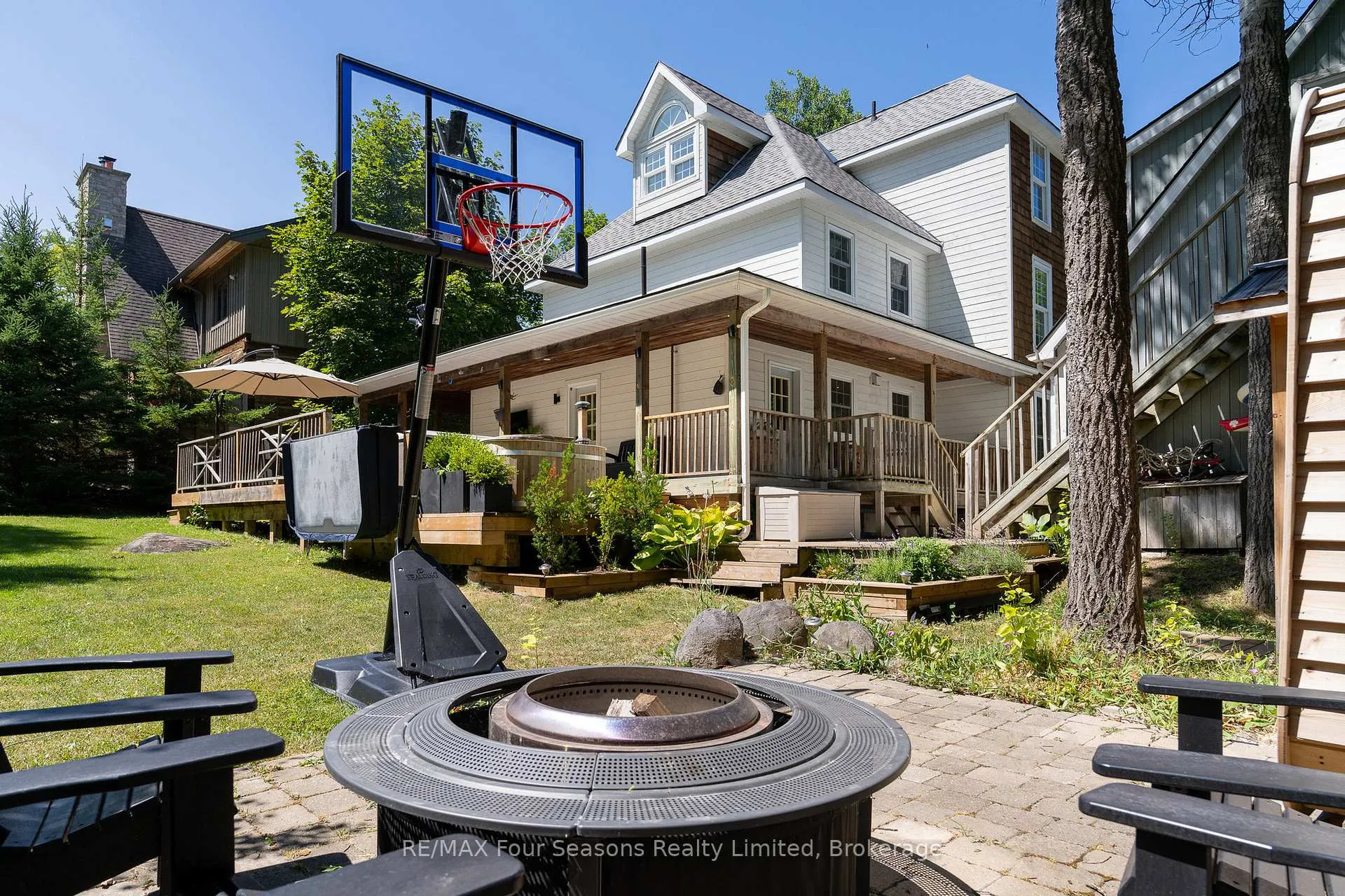 Photo 7 of 141 Aspen Way, Blue Mountains — HOMEH