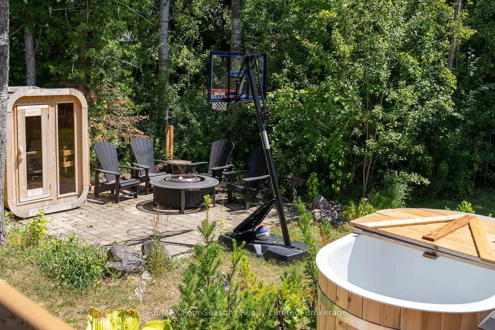Photo 9 of 141 Aspen Way, Blue Mountains — HOMEH