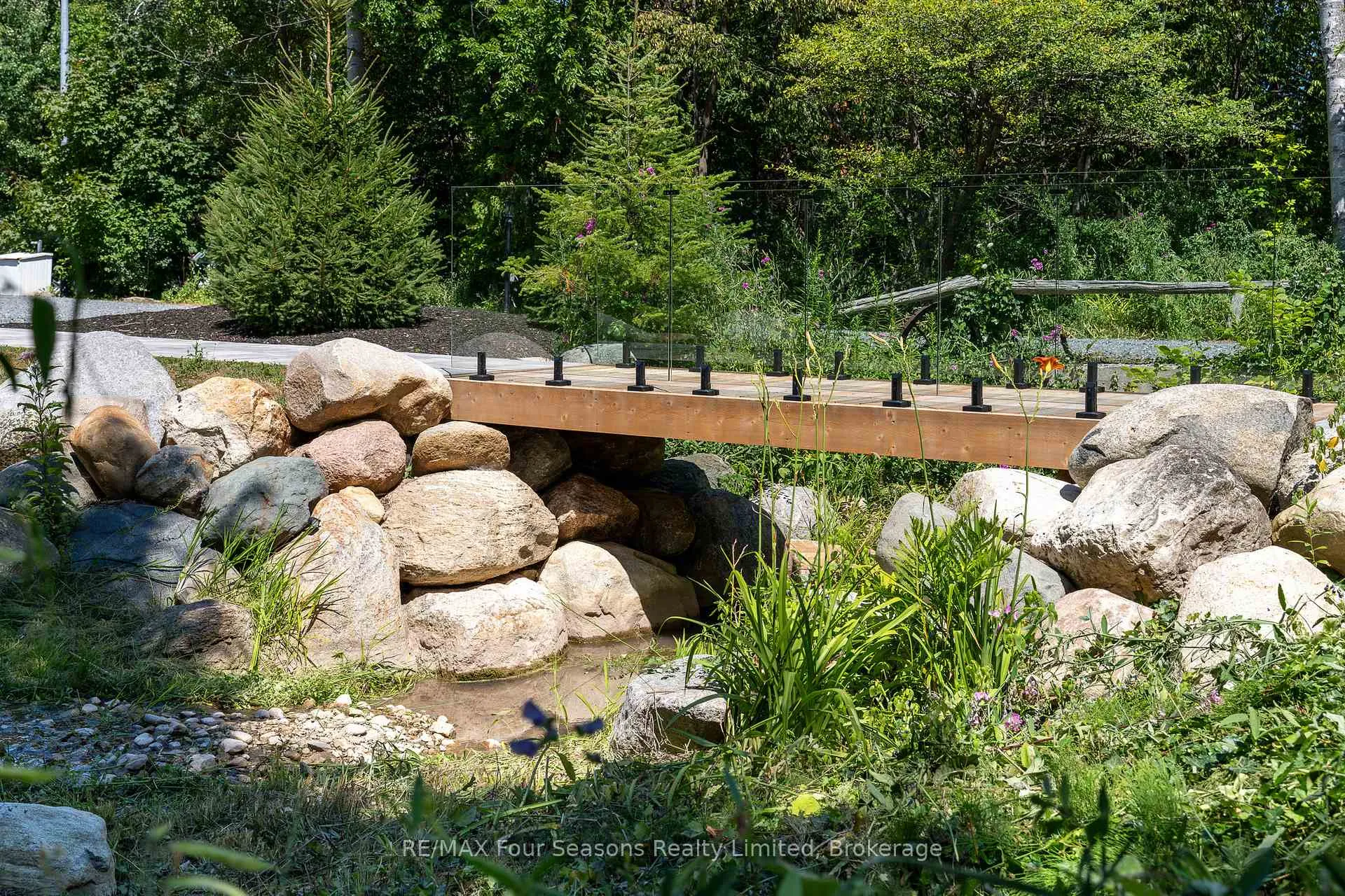 Photo 12 of 141 Aspen Way, Blue Mountains — HOMEH