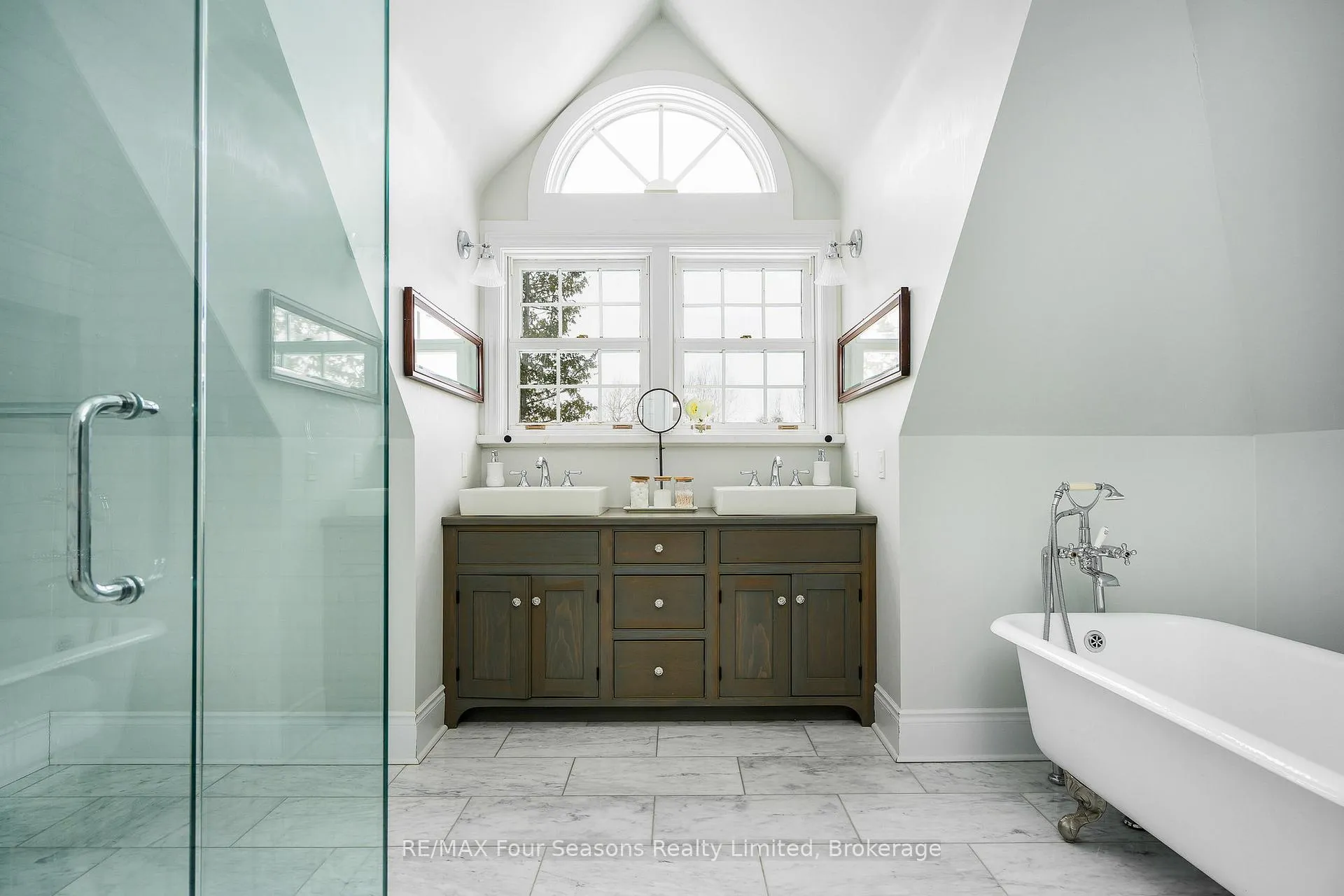Photo 31 of 141 Aspen Way, Blue Mountains — HOMEH