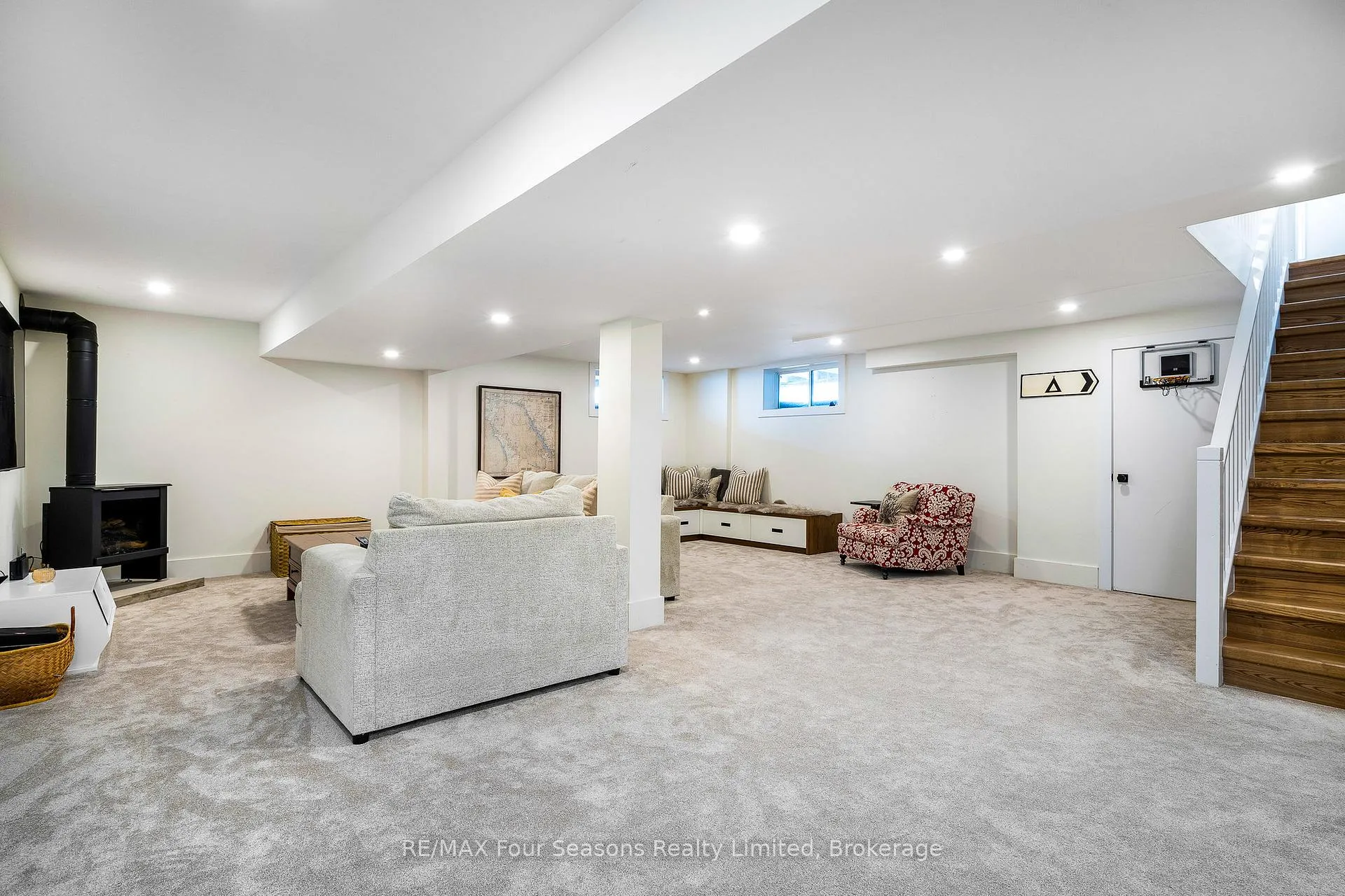 Photo 32 of 141 Aspen Way, Blue Mountains — HOMEH