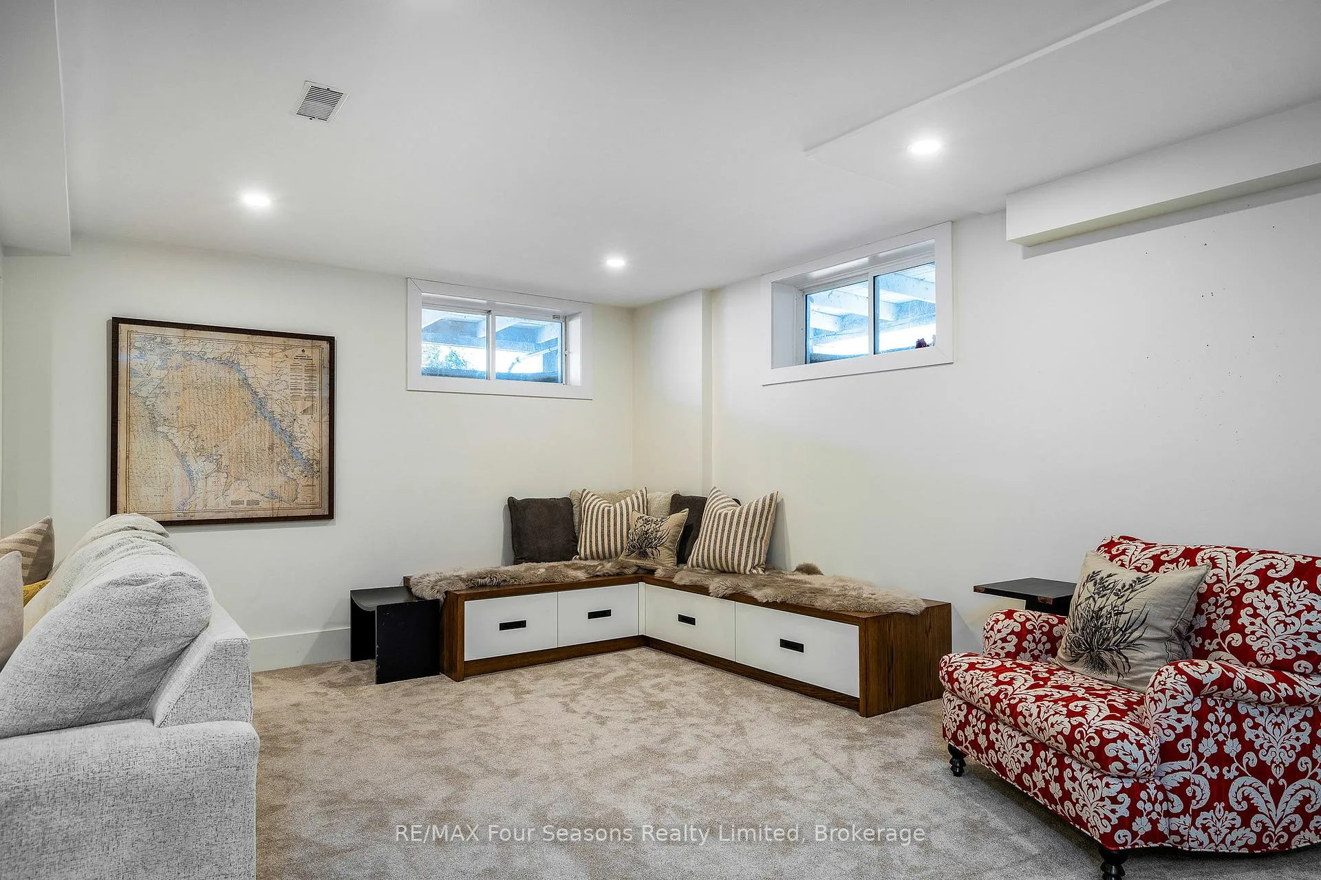 Photo 33 of 141 Aspen Way, Blue Mountains — HOMEH