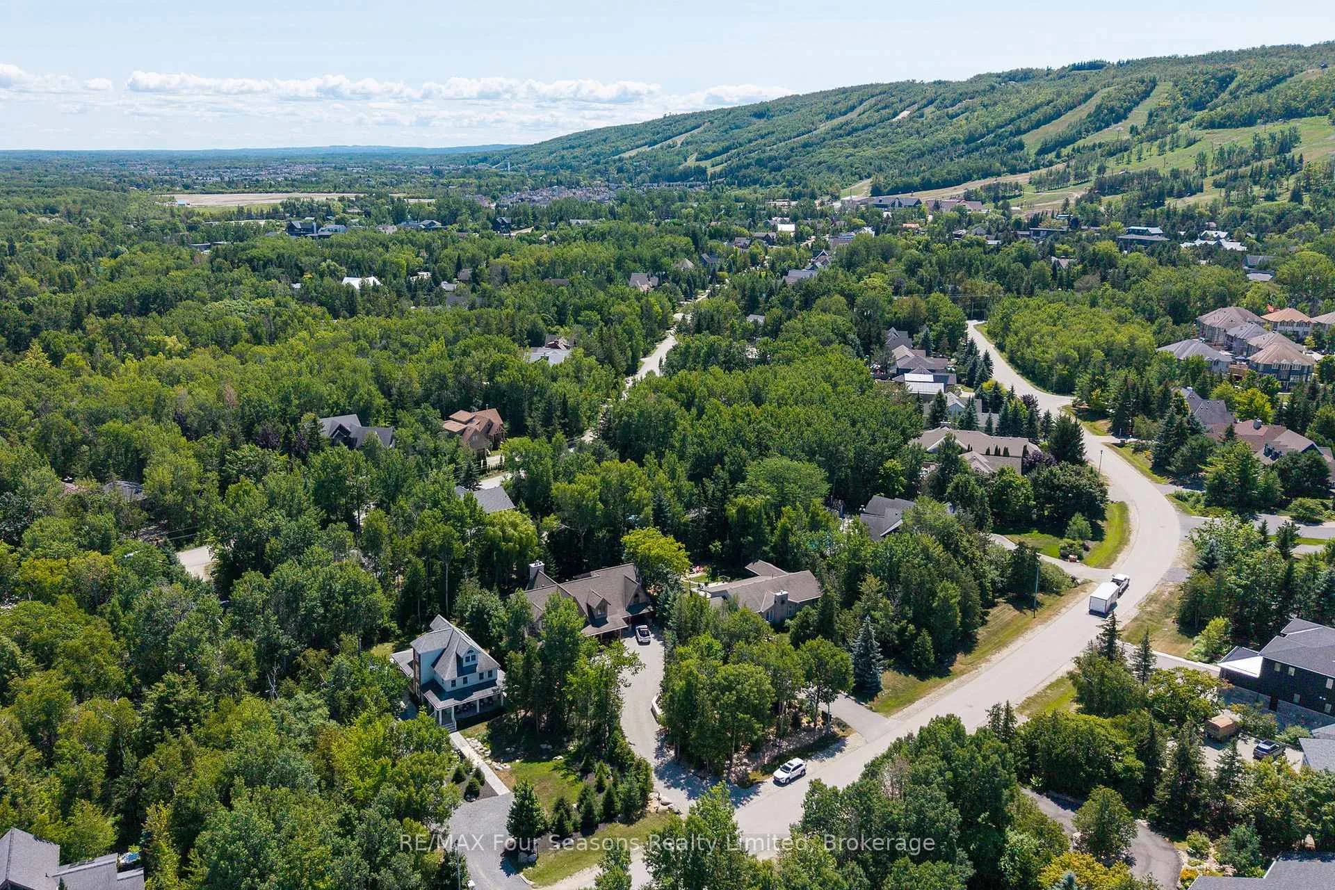 Photo 38 of 141 Aspen Way, Blue Mountains — HOMEH