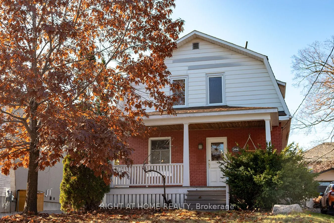 Front of 284 Churchill Avenue N