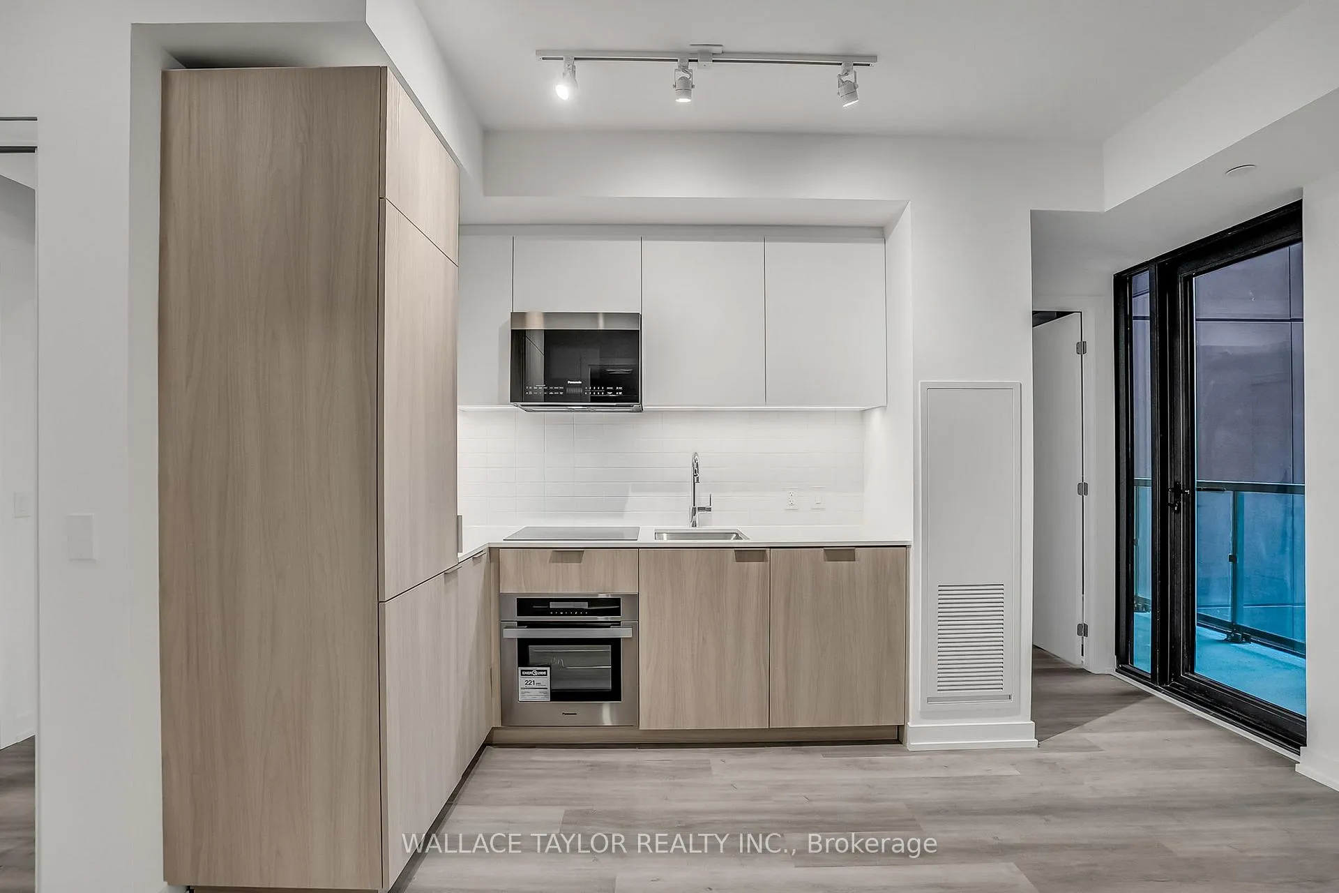 Photo 6 of Unit 823, 28 Eastern Avenue, Toronto, Moss Park — HOMEH