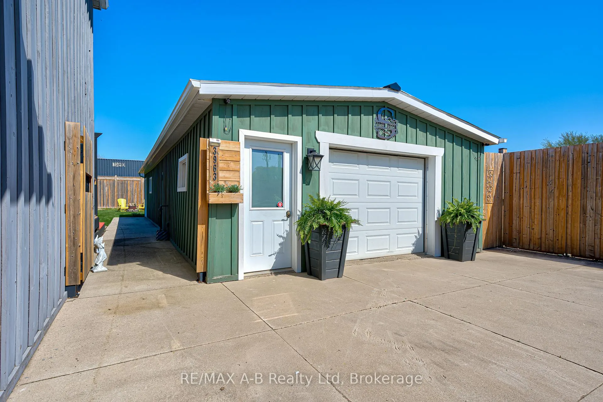 Photo 3 of 3963 Road 111, Perth East, North Easthope — HOMEH
