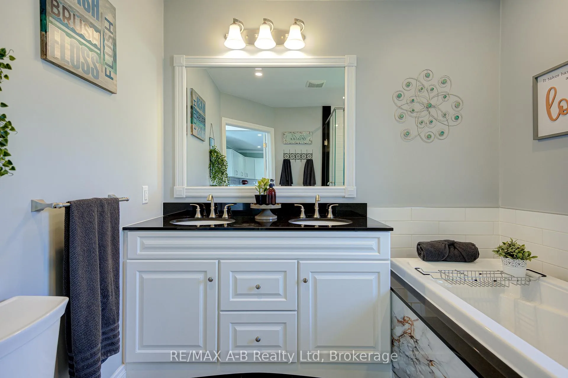 Photo 12 of 3963 Road 111, Perth East, North Easthope — HOMEH