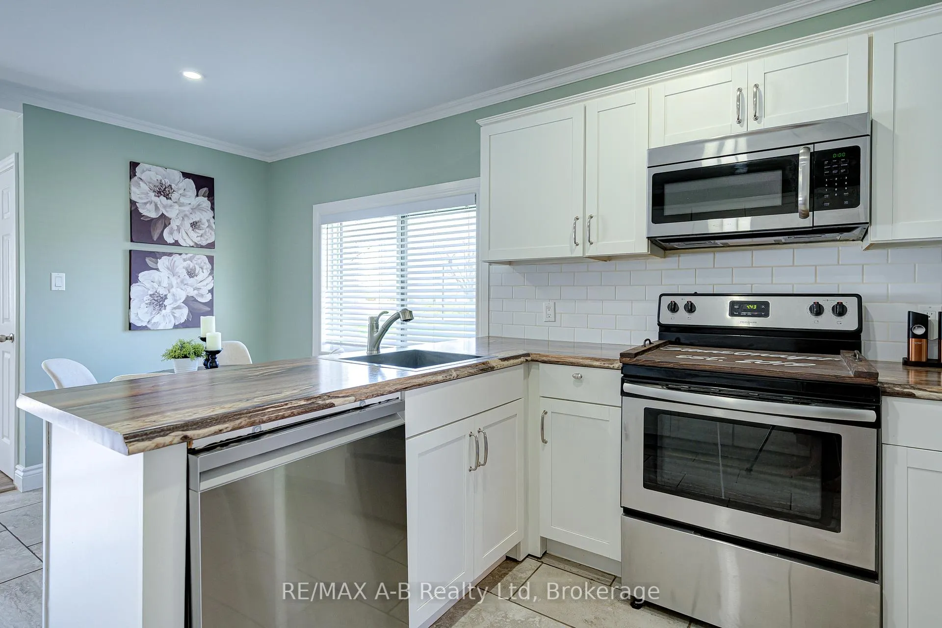 Photo 16 of 3963 Road 111, Perth East, North Easthope — HOMEH