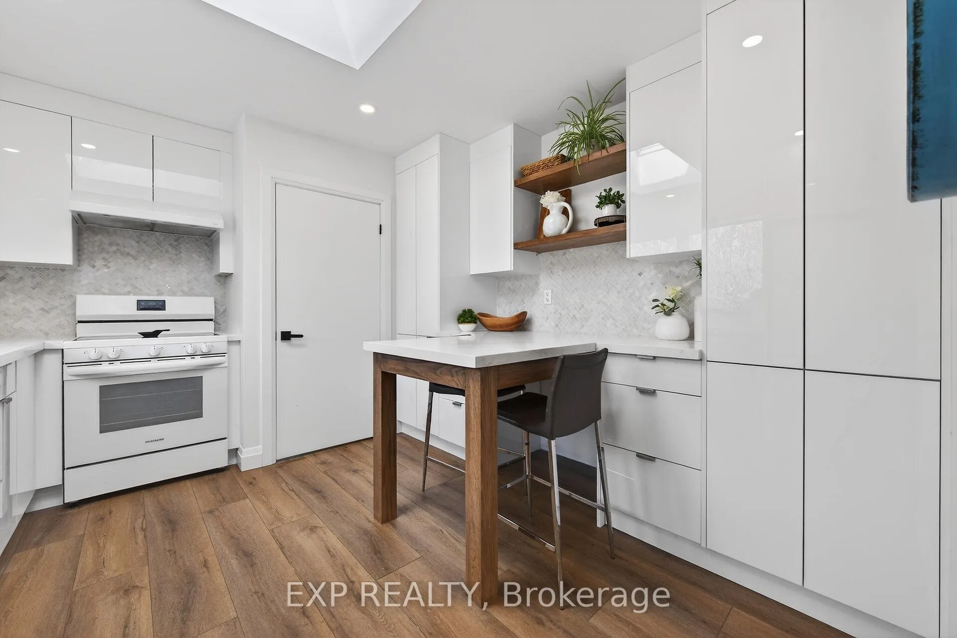 Photo 6 of 5418 Anthony Place, Burlington, Appleby — HOMEH