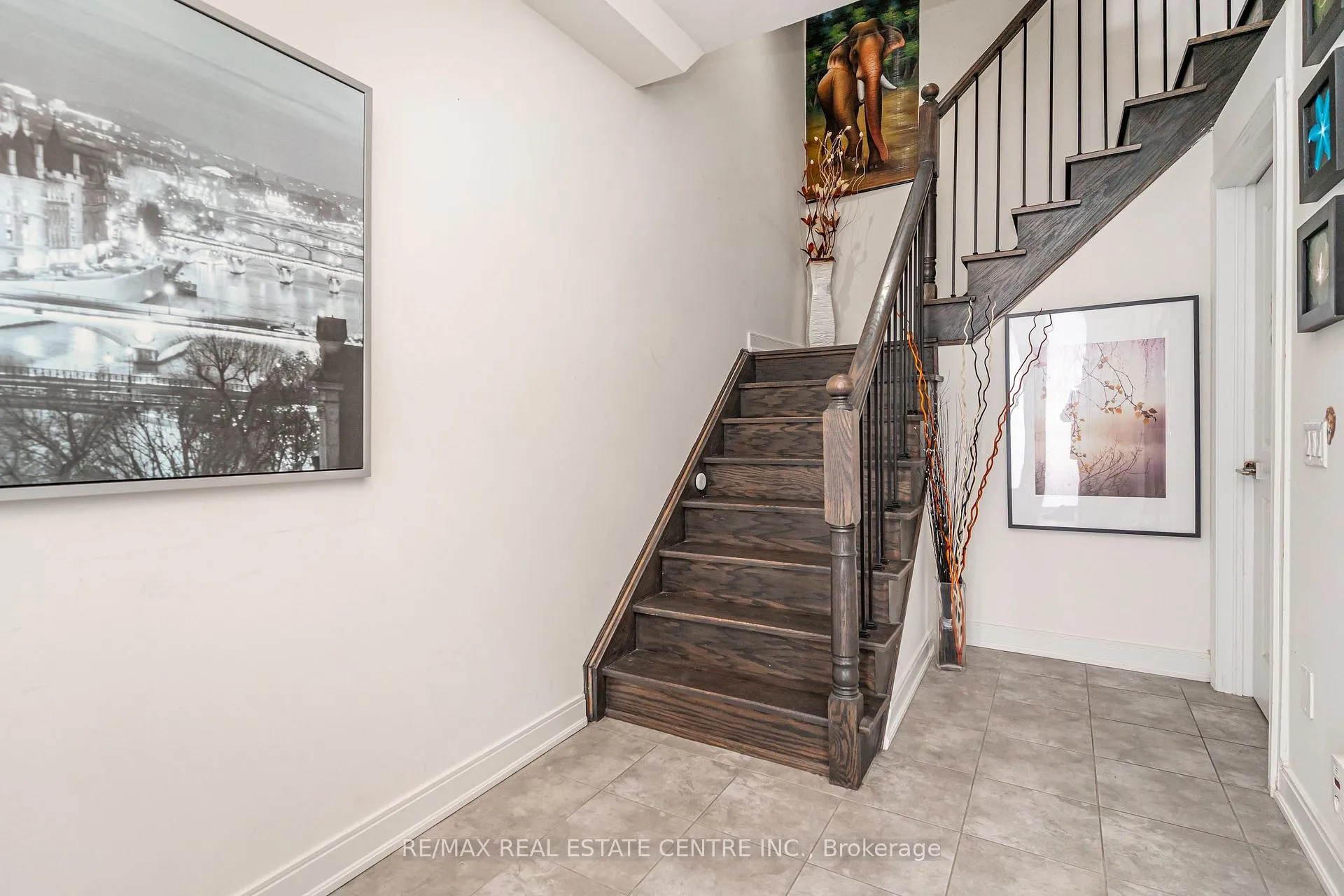 Photo 12 of 341 Veterans Drive, Brampton, Northwest Brampton — HOMEH