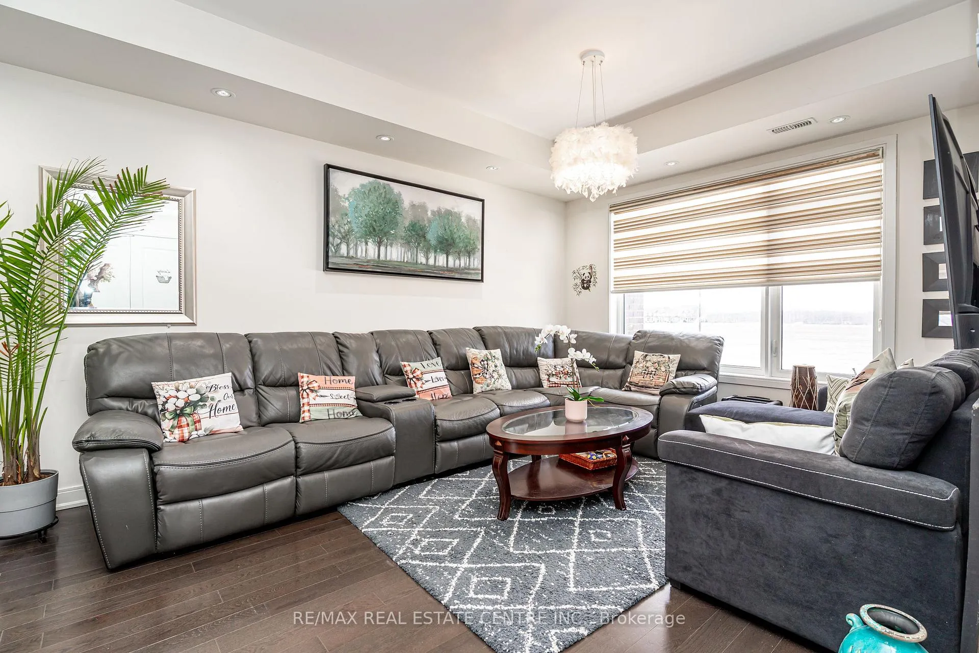 Photo 14 of 341 Veterans Drive, Brampton, Northwest Brampton — HOMEH
