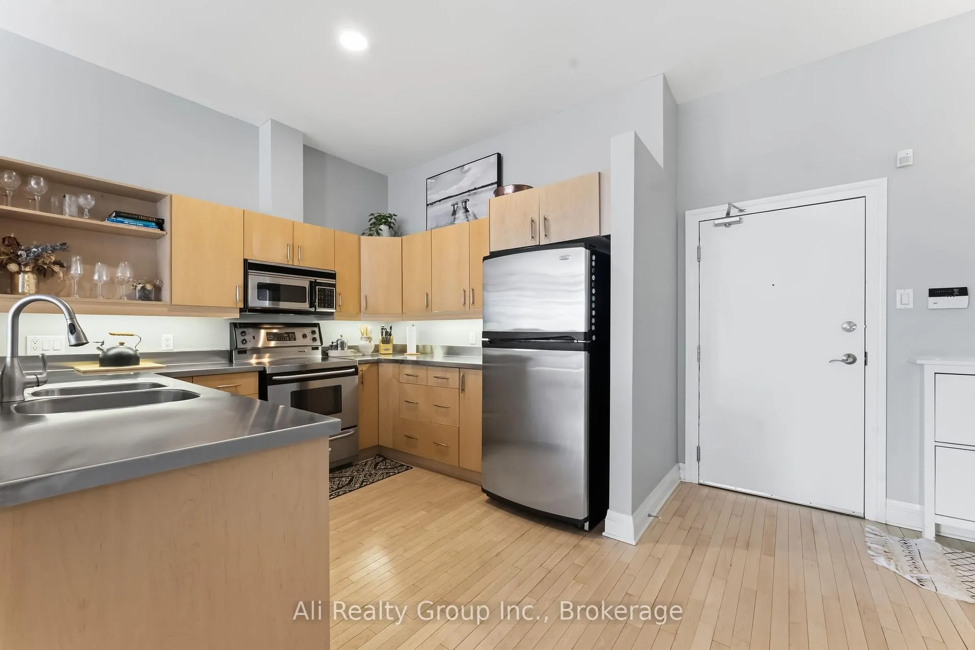 Photo 9 of Unit 307, 300 Powell Avenue, Ottawa, West Centre Town — HOMEH
