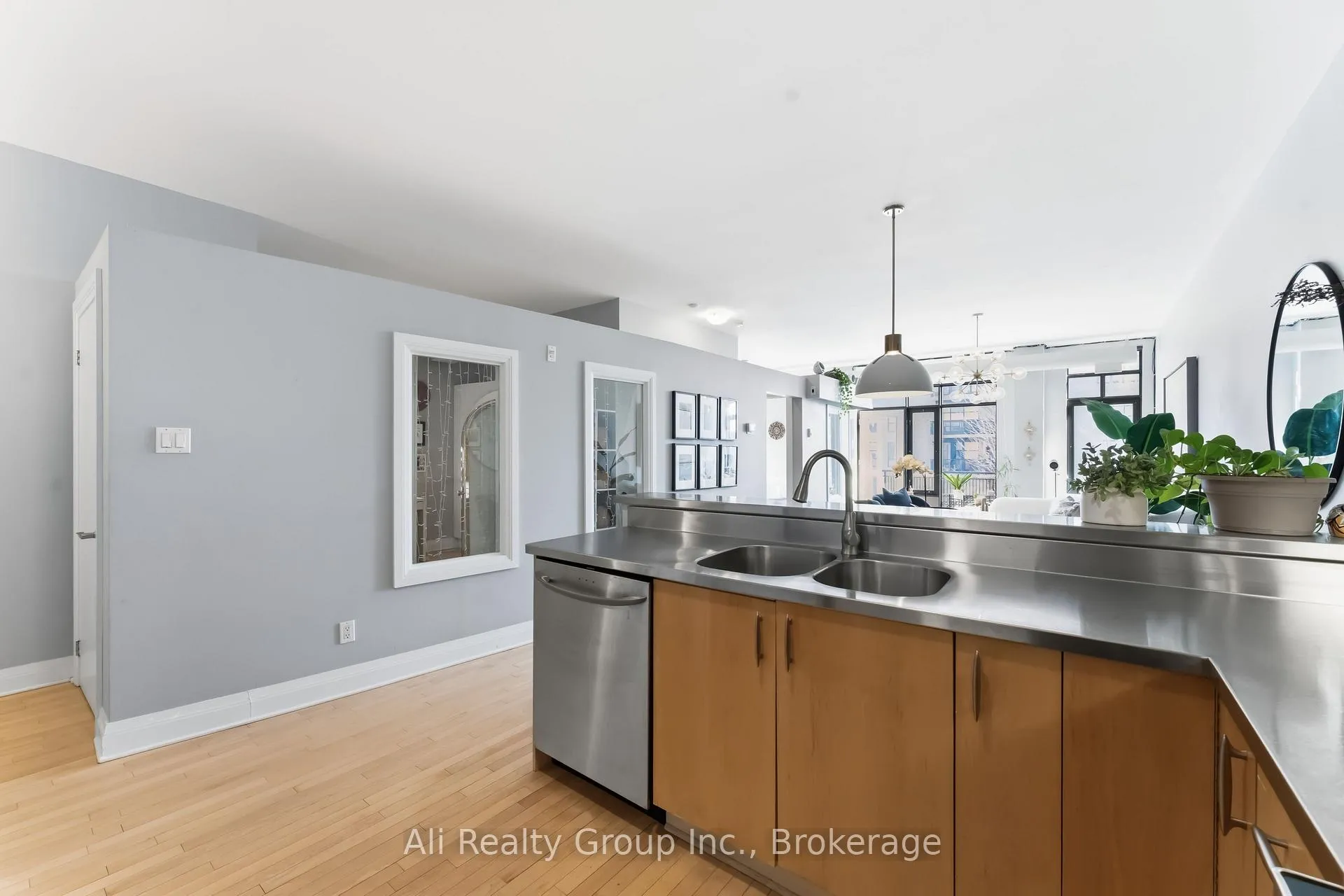 Photo 11 of Unit 307, 300 Powell Avenue, Ottawa, West Centre Town — HOMEH