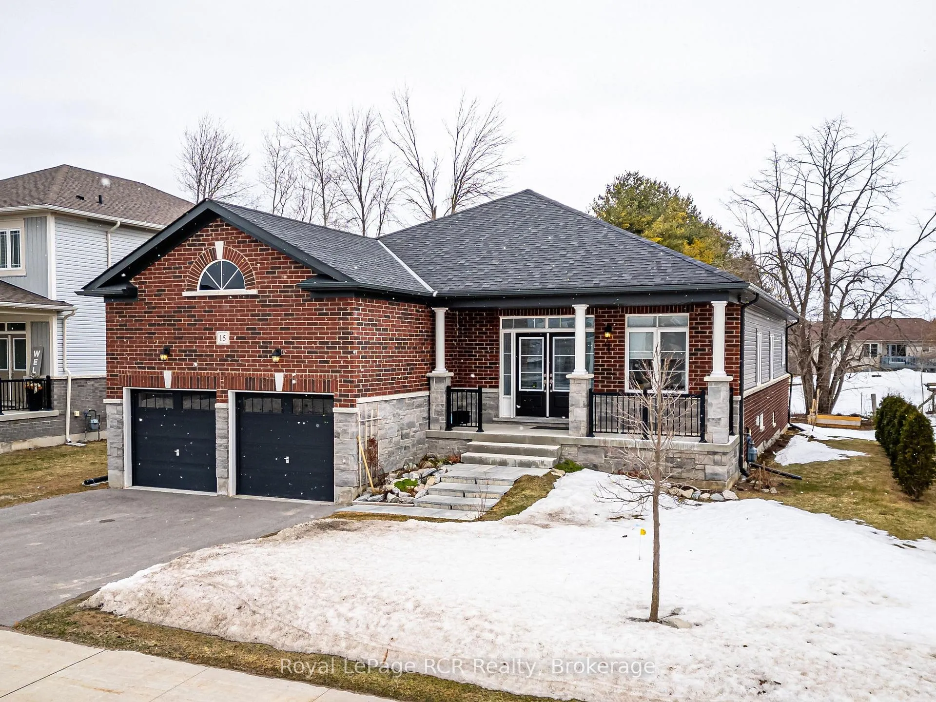 Photo 2 of 15 Emerald Street, Wasaga Beach — HOMEH