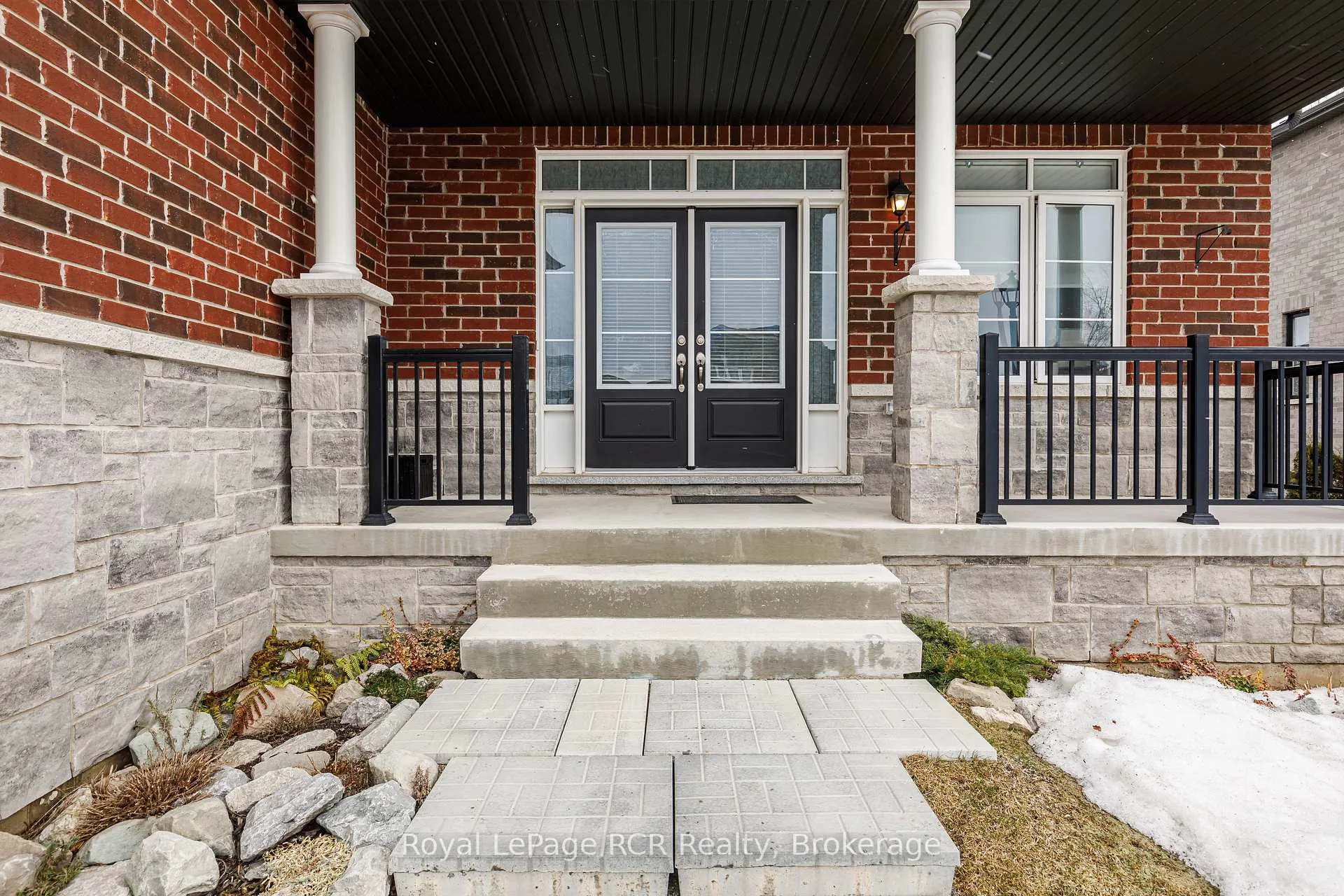 Photo 3 of 15 Emerald Street, Wasaga Beach — HOMEH