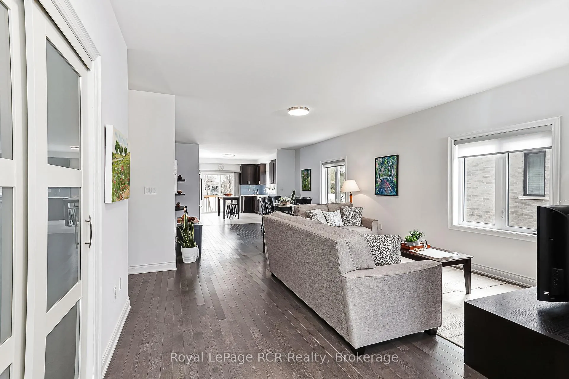 Photo 8 of 15 Emerald Street, Wasaga Beach — HOMEH