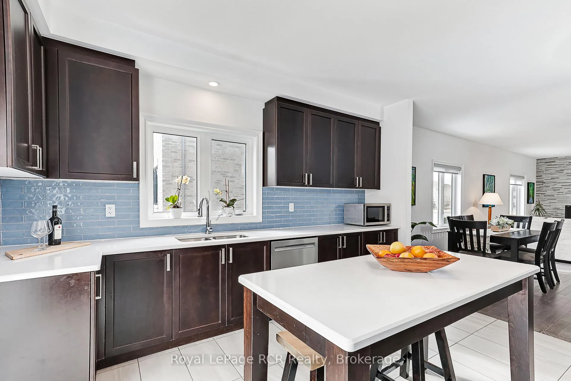 Photo 14 of 15 Emerald Street, Wasaga Beach — HOMEH