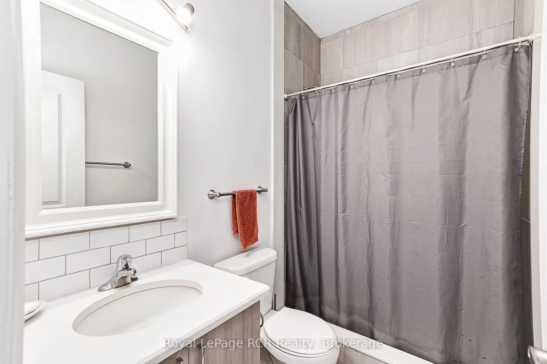 Photo 21 of 15 Emerald Street, Wasaga Beach — HOMEH