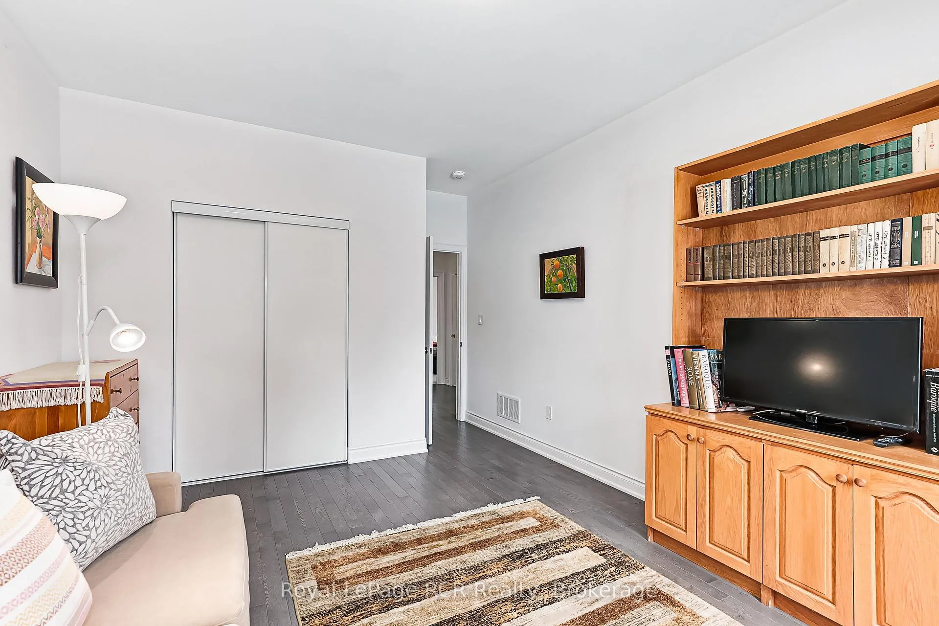 Photo 23 of 15 Emerald Street, Wasaga Beach — HOMEH